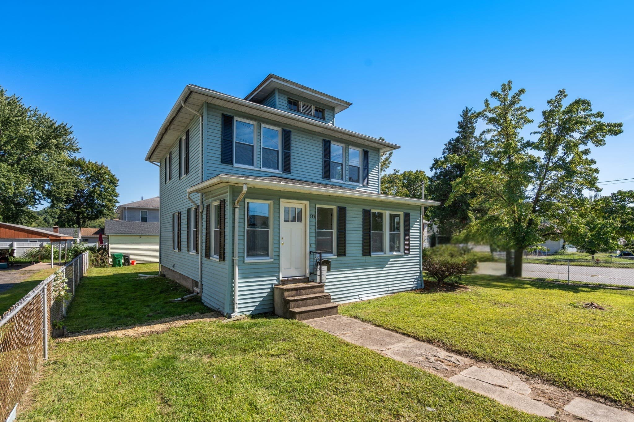 Single Family Residence at 549 Chicopee St, Chicopee MA 01013, Chicopee, photo 3 of 28