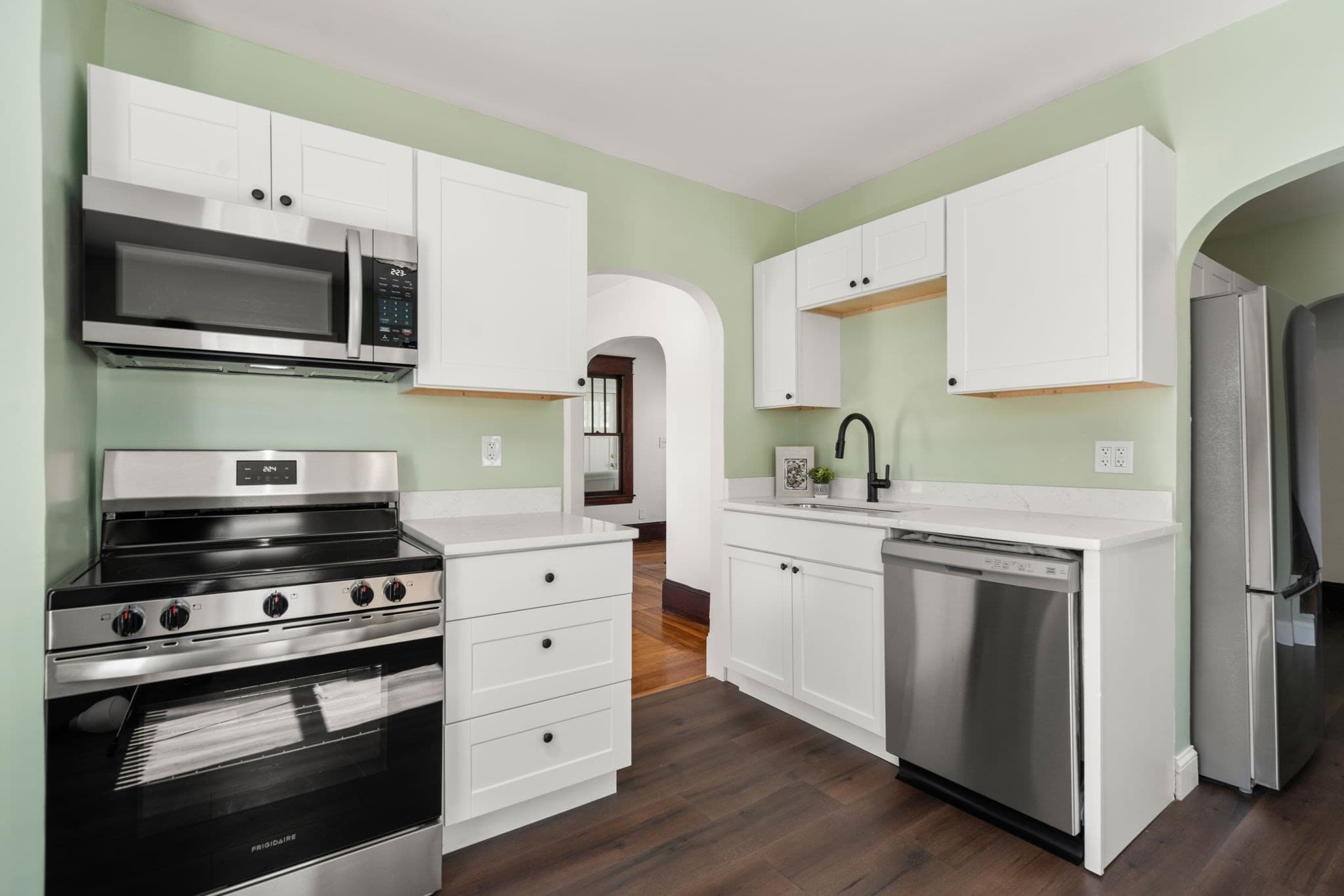 Single Family Residence at 549 Chicopee St, Chicopee MA 01013, Chicopee, photo 5 of 28