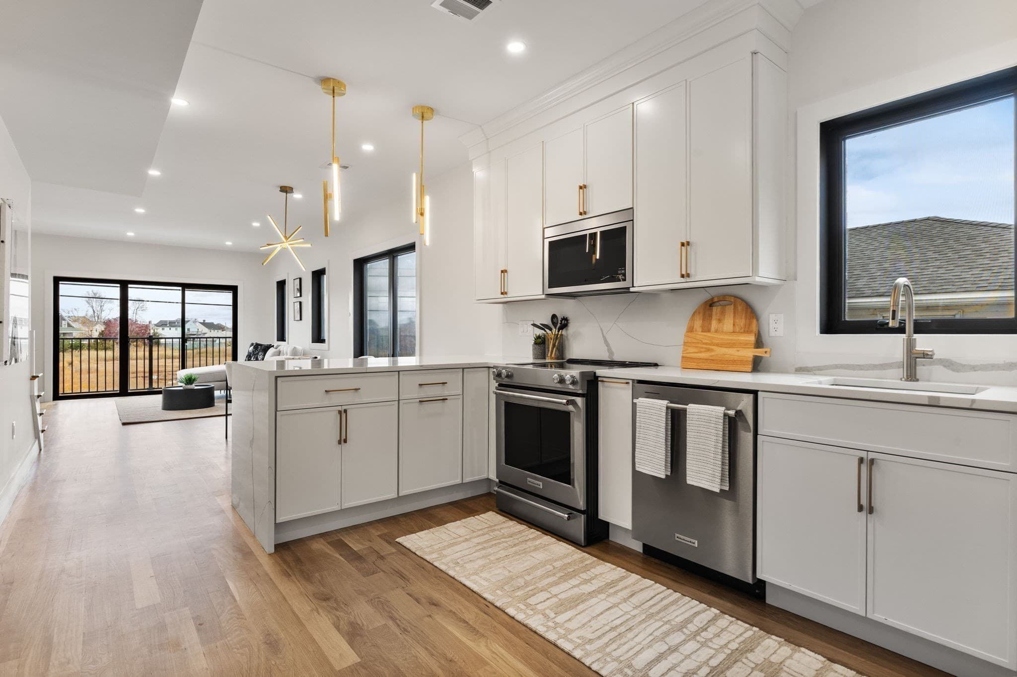 Condominium at 599 Sea St # 2, Quincy MA 02169, Quincy, photo 2 of 37