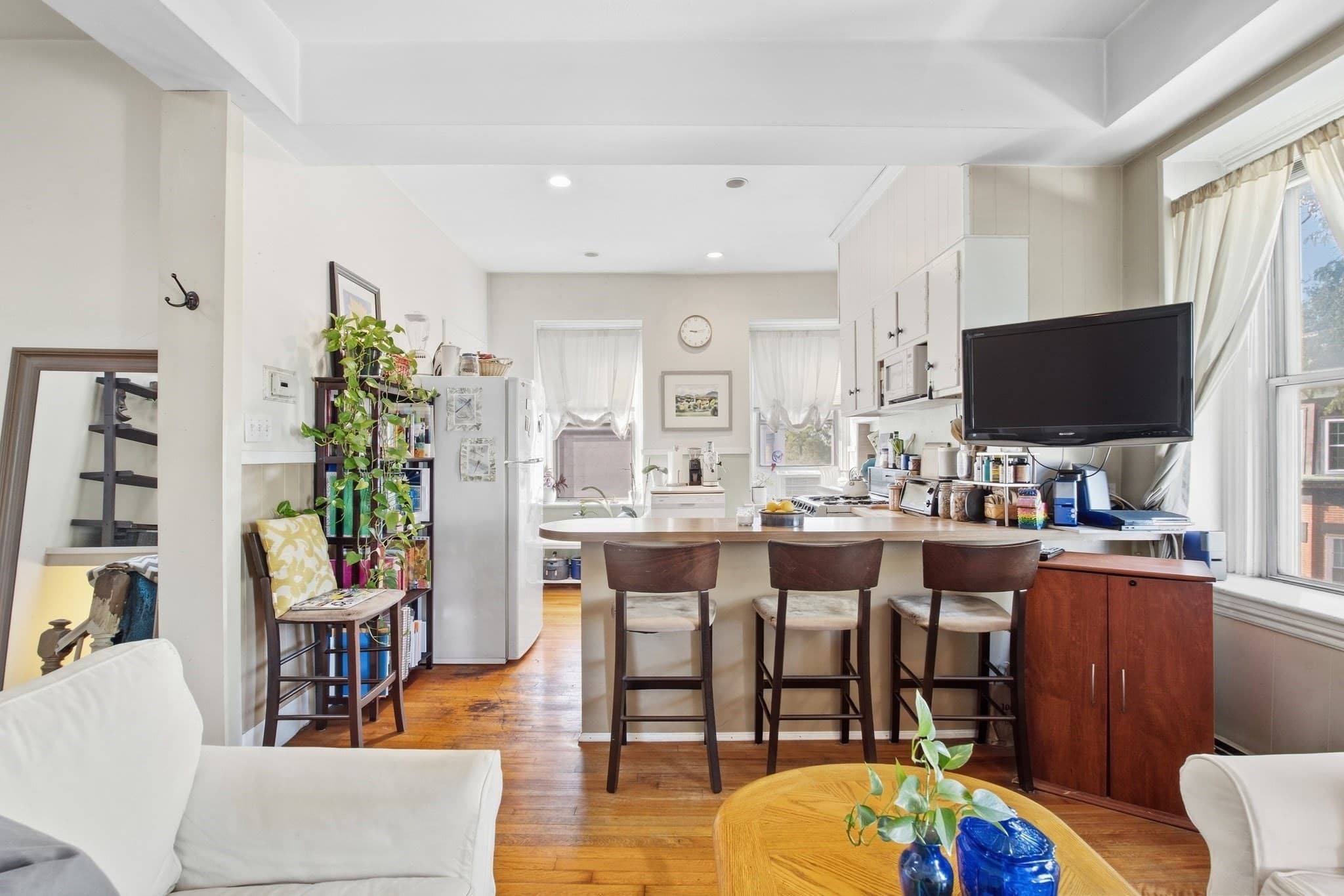 Condominium at 513-515 E 6th St # 3, Boston MA 02127, Boston, photo 4 of 10