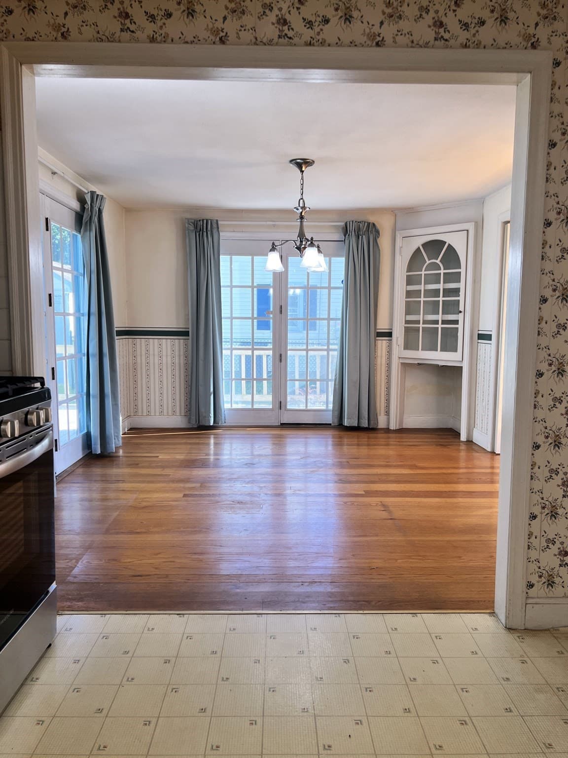 Single Family Residence at 109 Pilgrim, Springfield MA 01118, Springfield, photo 9 of 35