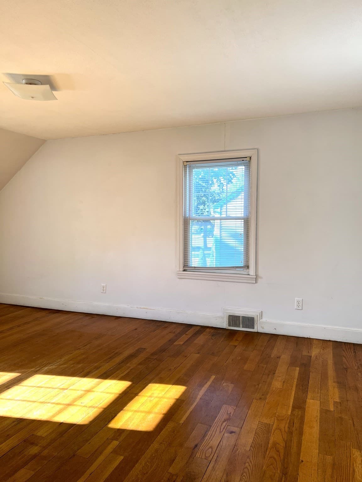 Single Family Residence at 109 Pilgrim, Springfield MA 01118, Springfield, photo 14 of 35