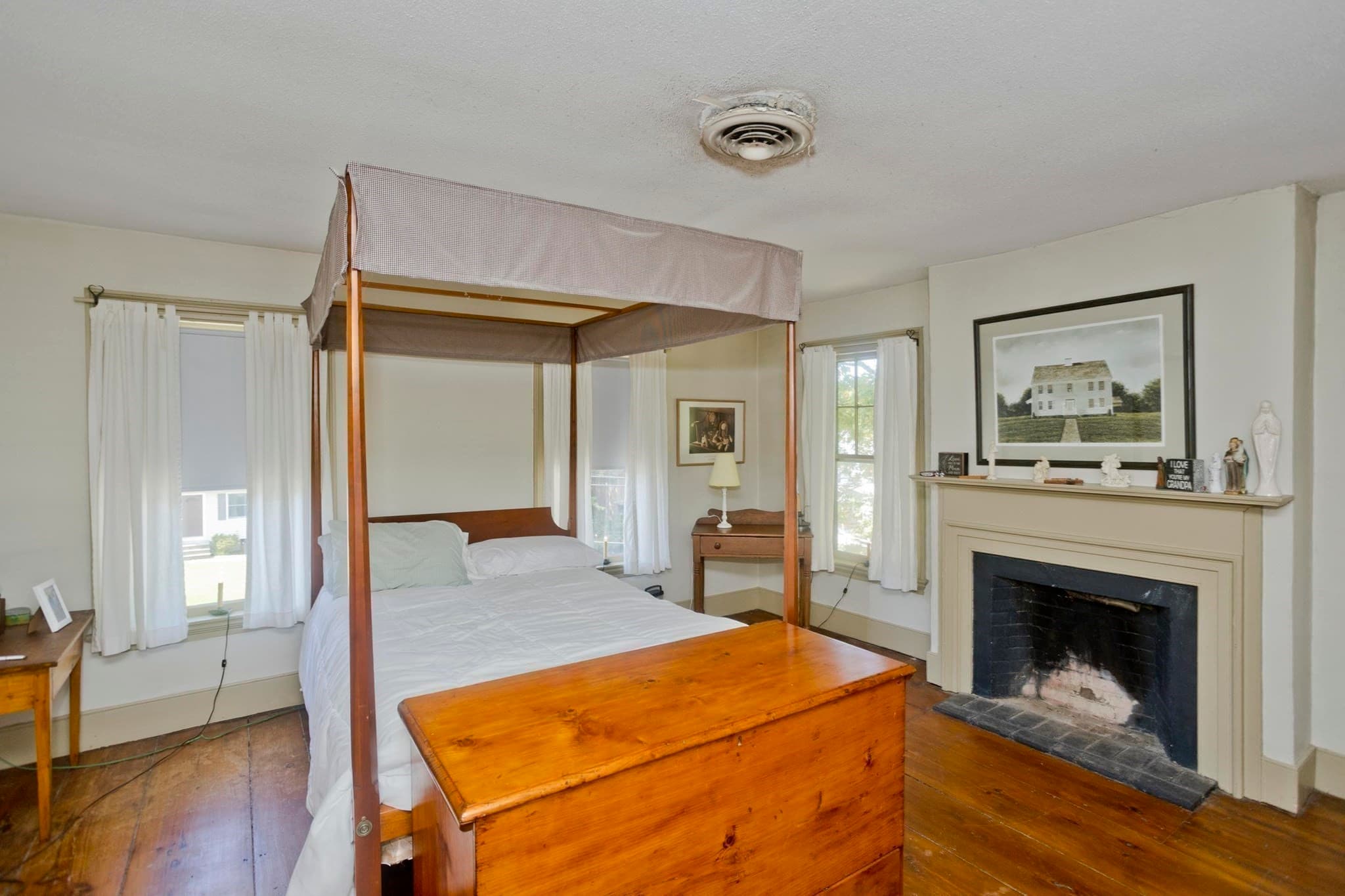 Single Family Residence at 40 Somers Rd, East Longmeadow MA 01028, East Longmeadow, photo 9 of 42