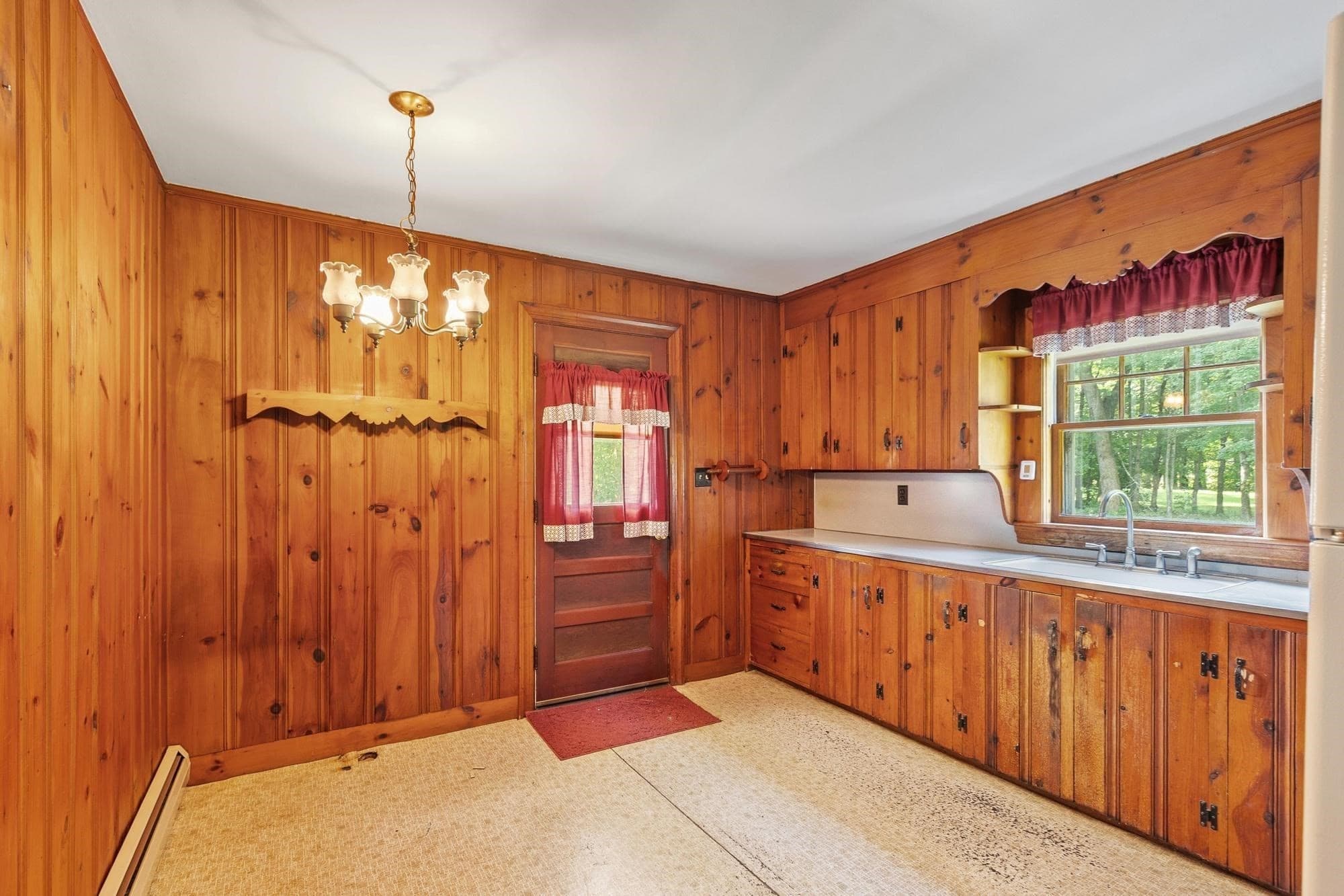 Single Family Residence at 95 West Street, Lunenburg MA 01462, Lunenburg, photo 4 of 18