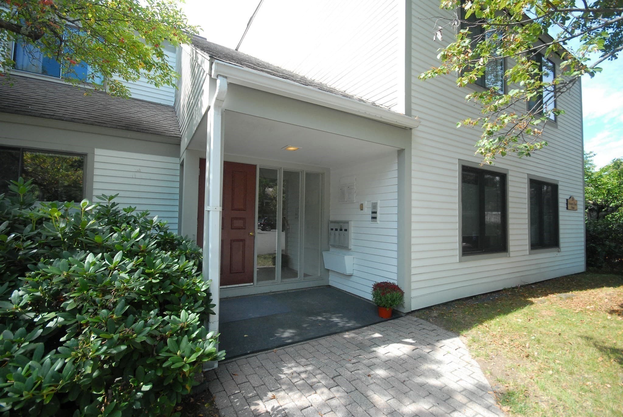Condominium at 28 Concord Greene # 2, Concord MA 01742, Concord, photo 3 of 35