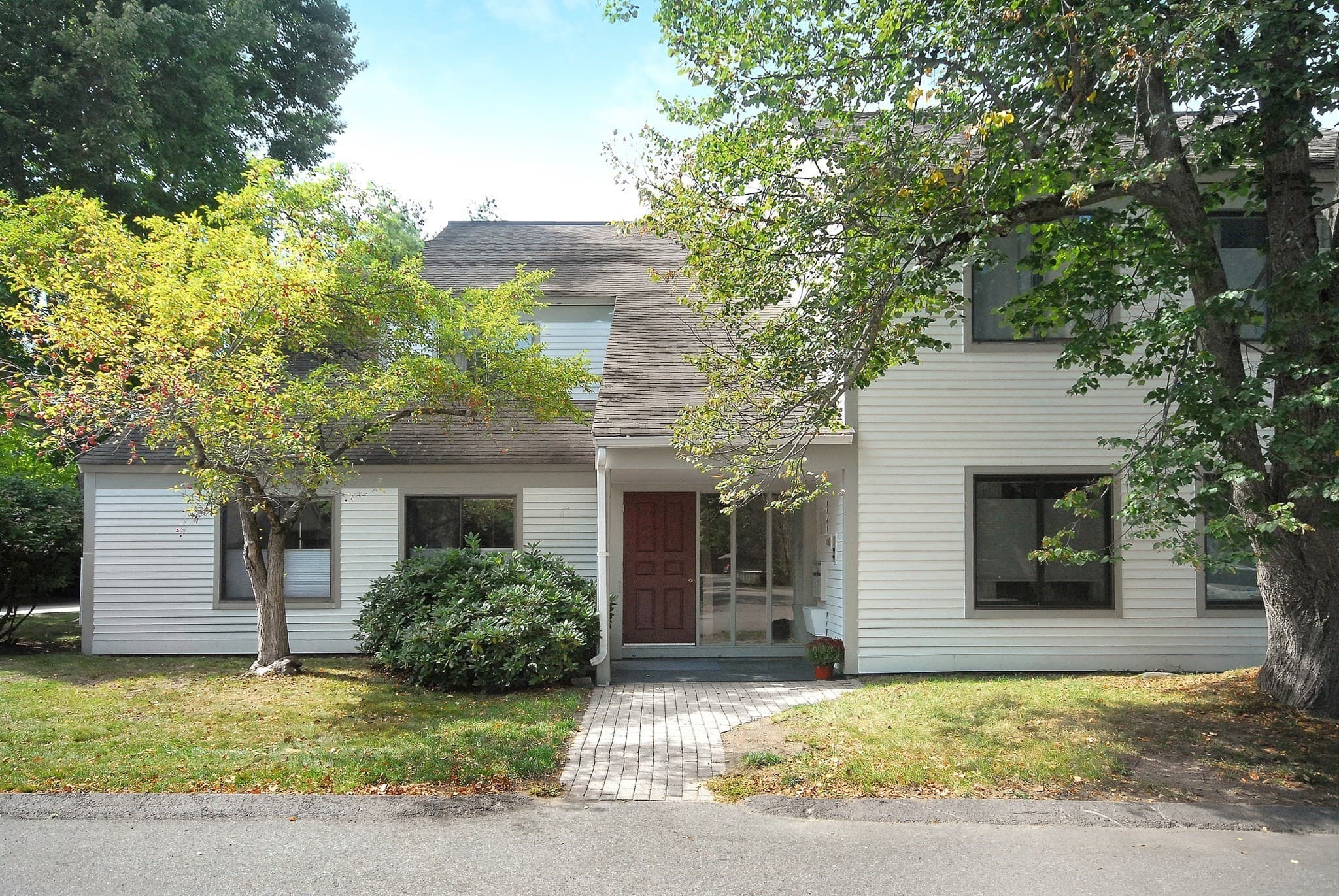 28 Concord Greene # 2, Concord MA 01742