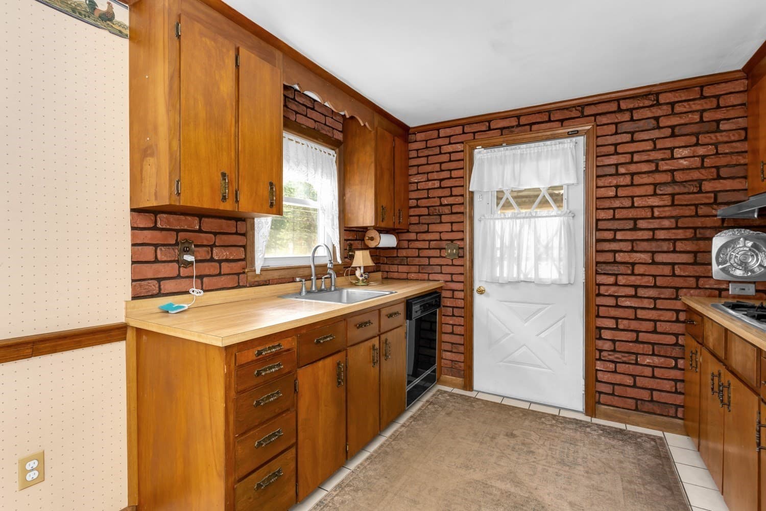 Single Family Residence at 4 Southgate Rd, Franklin MA 02038, Franklin, photo 12 of 38