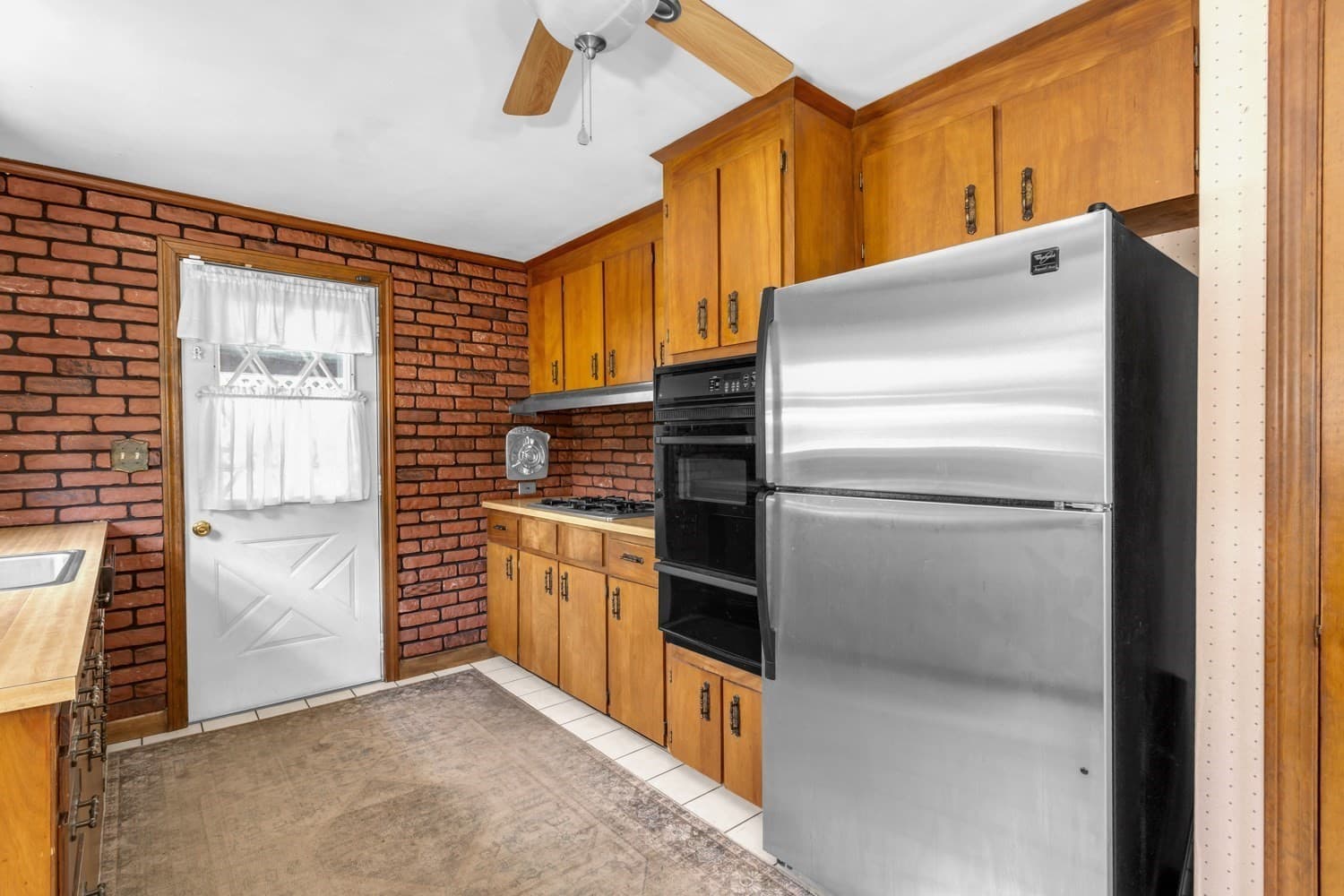 Single Family Residence at 4 Southgate Rd, Franklin MA 02038, Franklin, photo 10 of 38