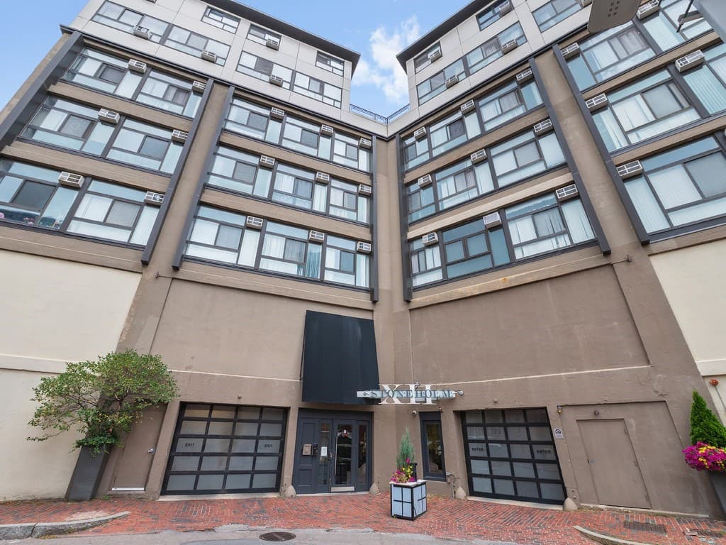 12 Stoneholm St # 313, Boston MA 02115