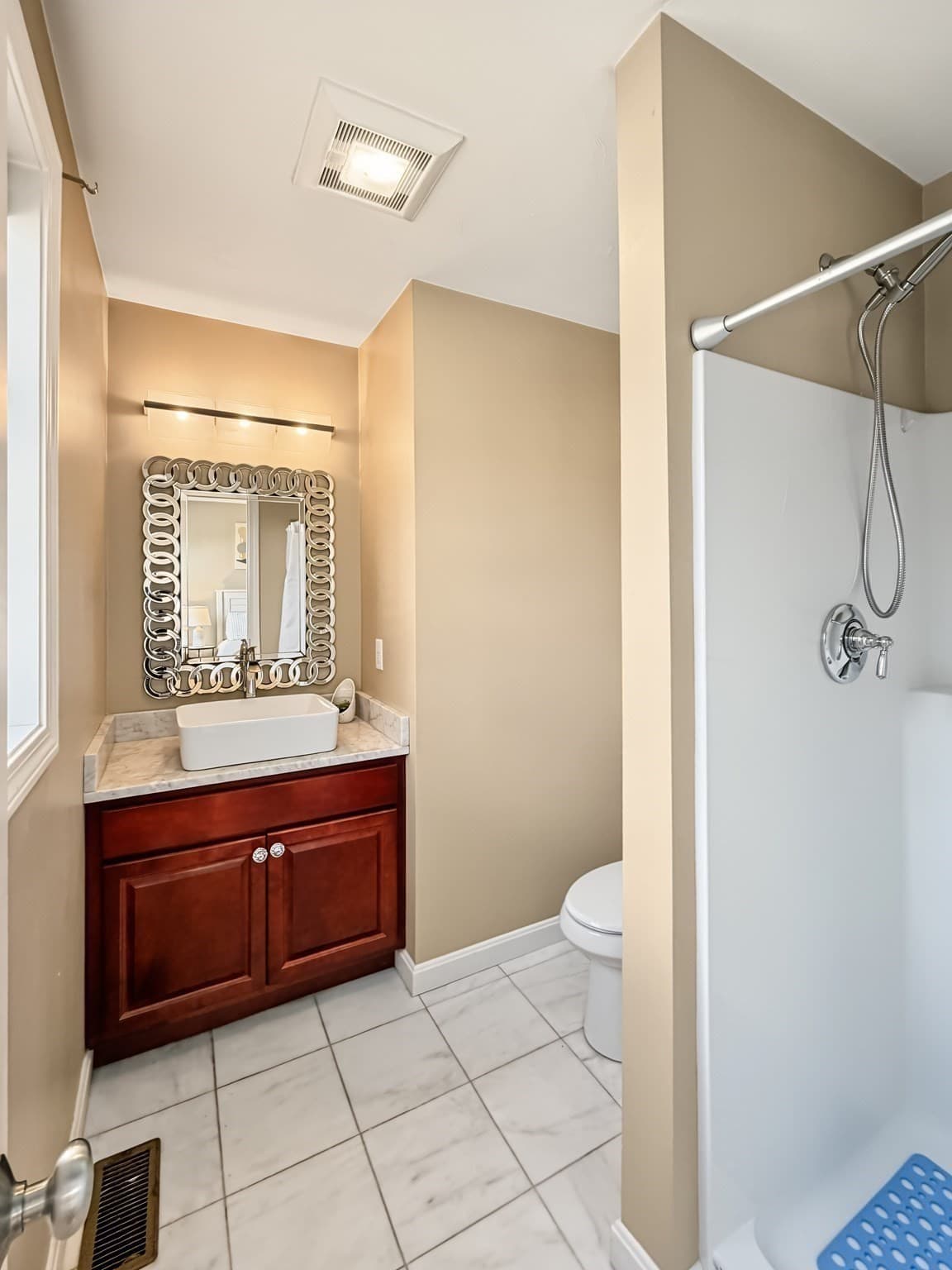 Single Family Residence at 6 Greenhalge St, Worcester MA 01604, Worcester, photo 12 of 38