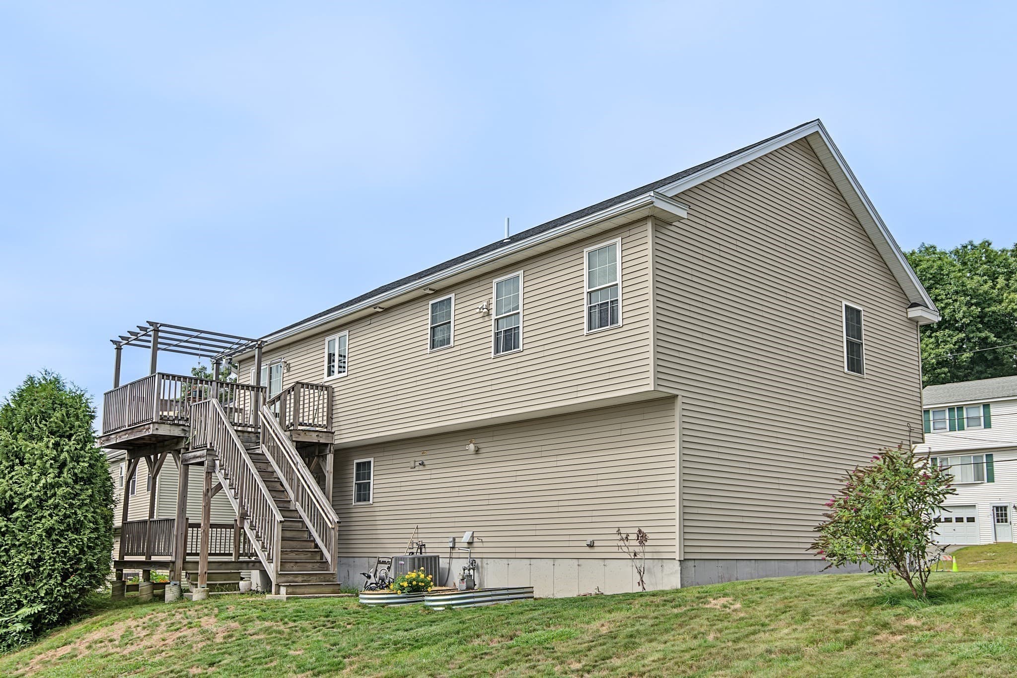 Single Family Residence at 6 Greenhalge St, Worcester MA 01604, Worcester, photo 35 of 38