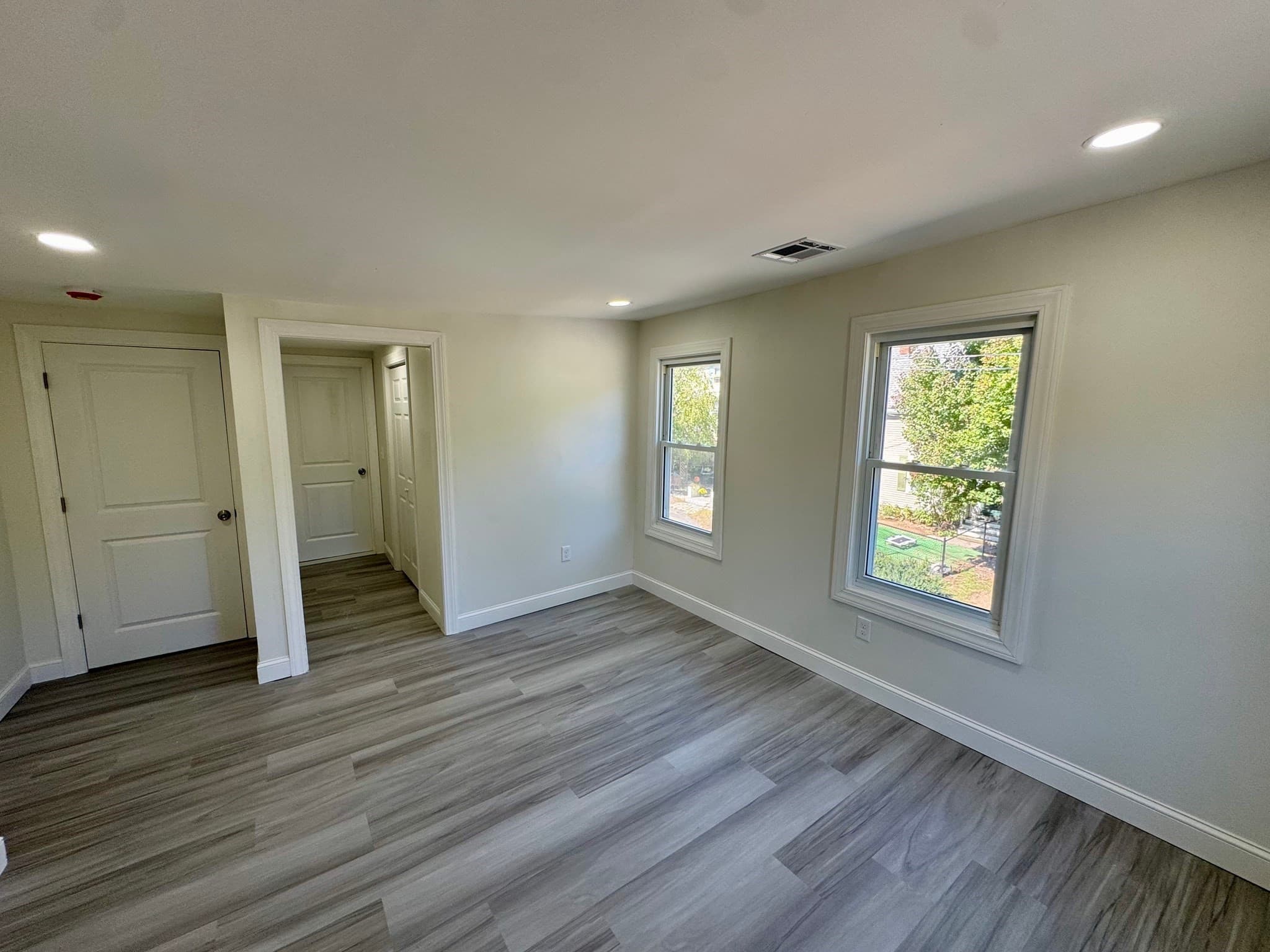 Single Family Residence at 346 Hilldale Ave, Haverhill MA 01832, Haverhill, photo 13 of 19