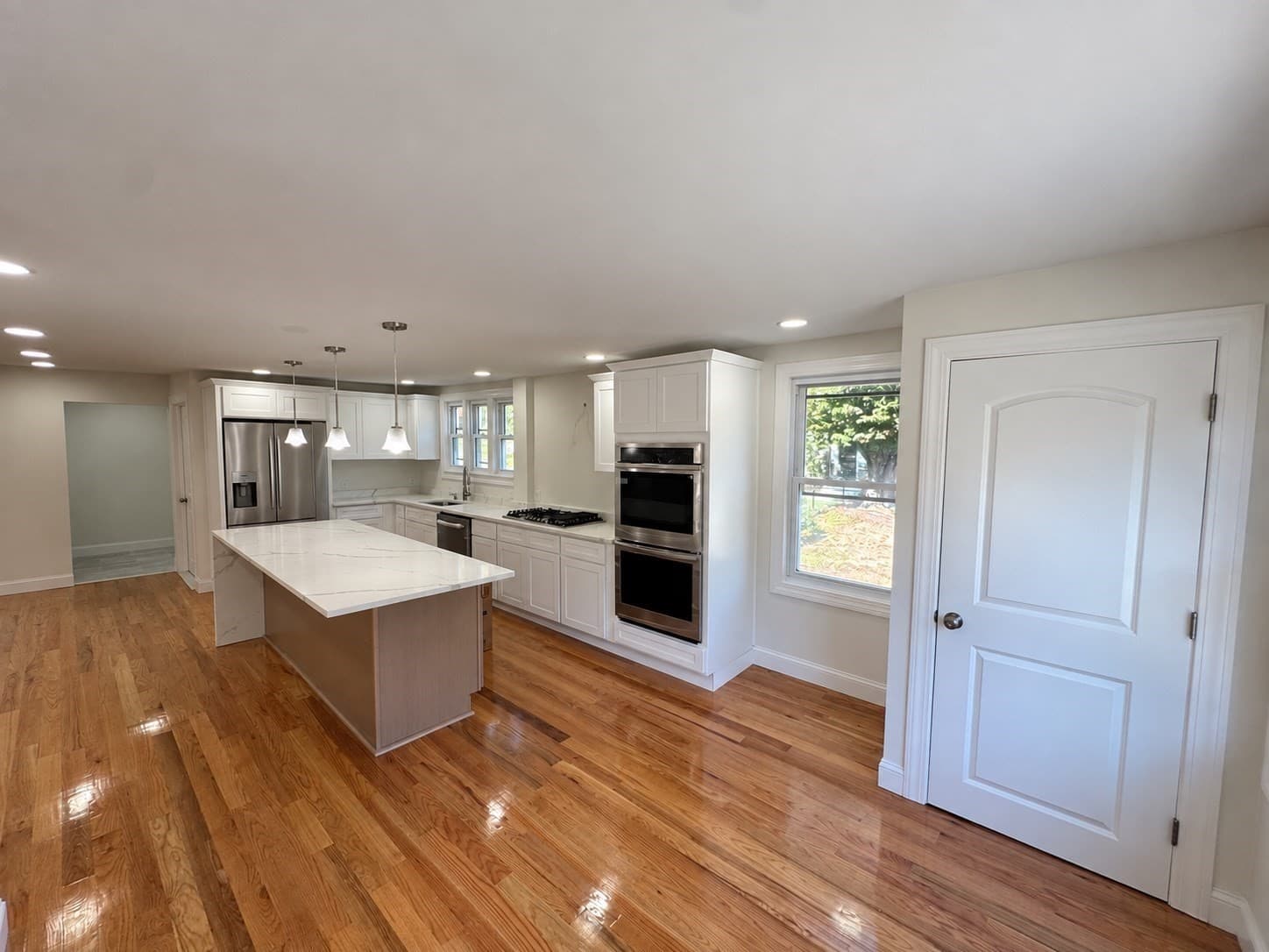 Single Family Residence at 346 Hilldale Ave, Haverhill MA 01832, Haverhill, photo 7 of 19
