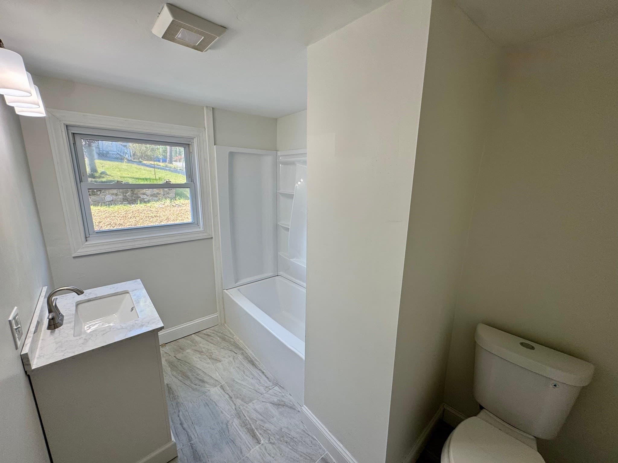 Single Family Residence at 346 Hilldale Ave, Haverhill MA 01832, Haverhill, photo 11 of 19