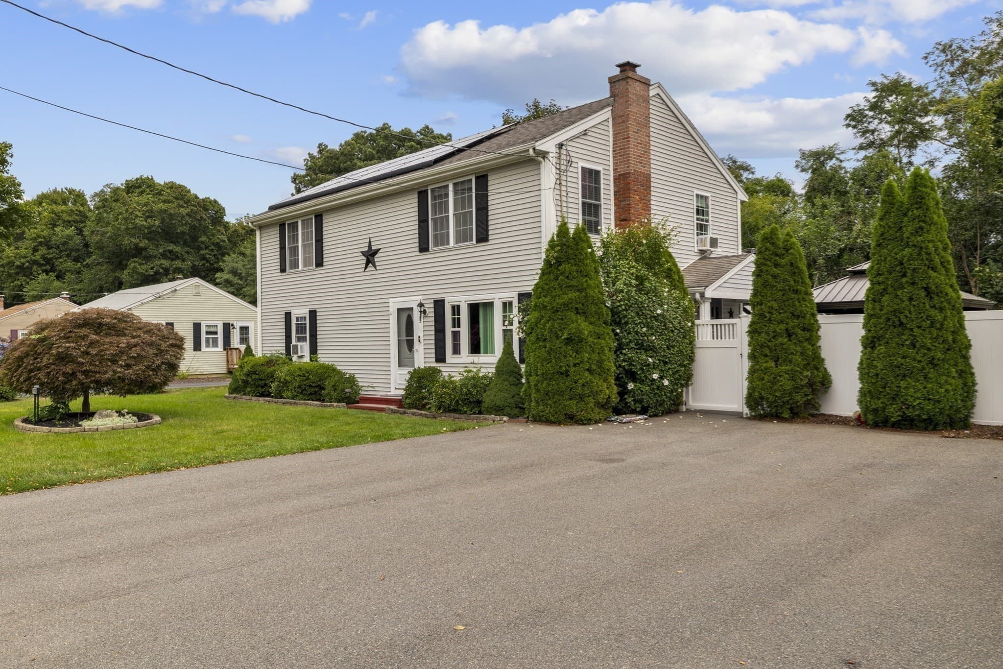 Single Family Residence at 1392 Old Pleasant St, Bridgewater MA 02324, Bridgewater, photo 3 of 38