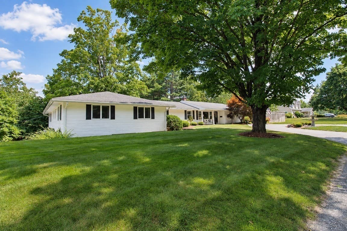 Single Family Residence at 4 Temi Road, Chelmsford MA 01824, Chelmsford, photo 2 of 42