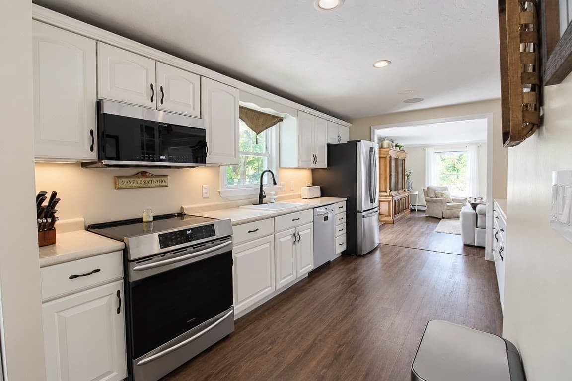 Single Family Residence at 4 Temi Road, Chelmsford MA 01824, Chelmsford, photo 11 of 42