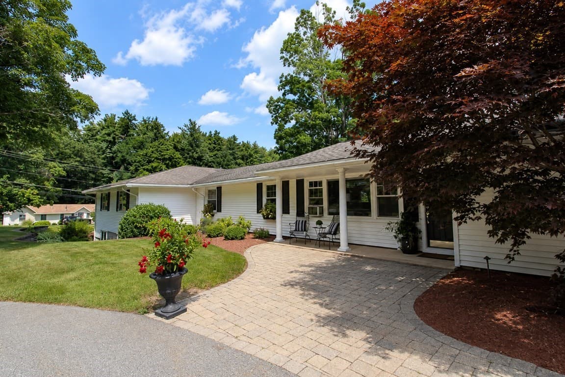 Single Family Residence at 4 Temi Road, Chelmsford MA 01824, Chelmsford, photo 4 of 42