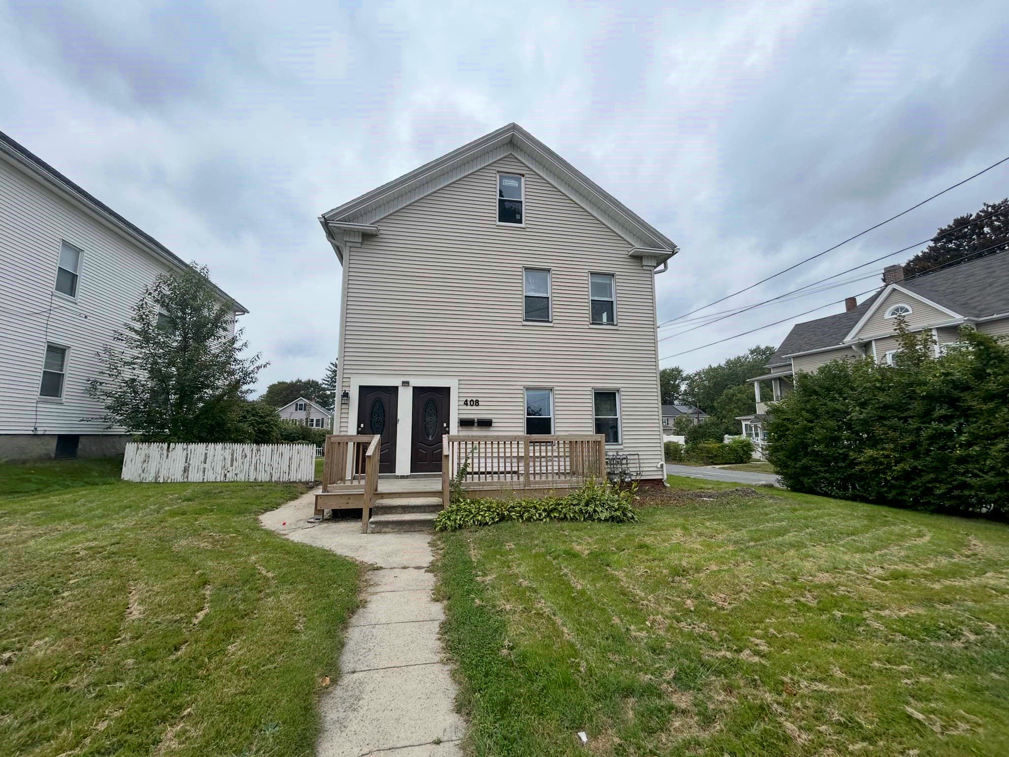 408 School Street, Webster MA 01570