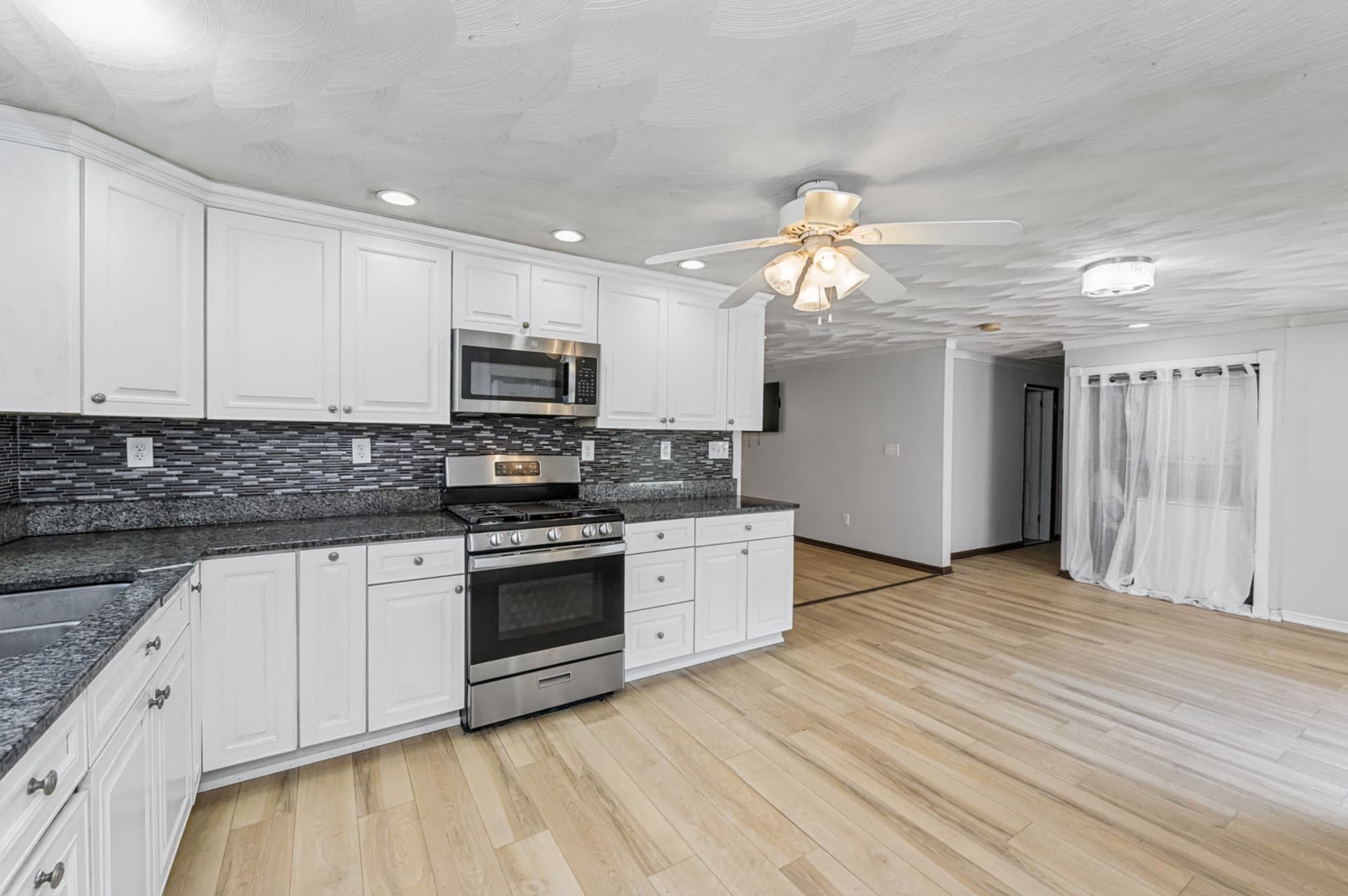 Single Family Residence at 7 Lisa Road, Peabody MA 01960, Peabody, photo 6 of 23