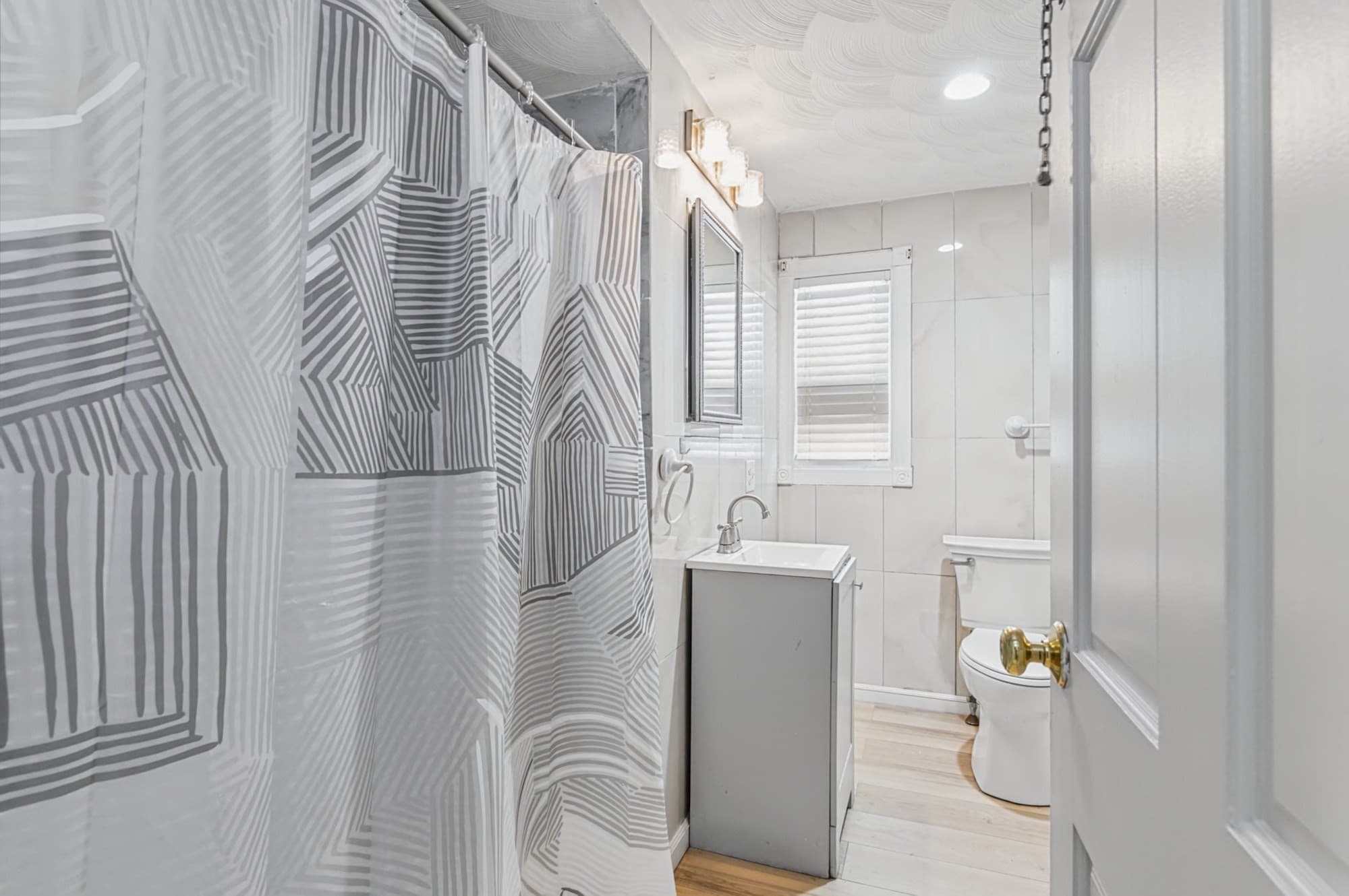 Single Family Residence at 7 Lisa Road, Peabody MA 01960, Peabody, photo 10 of 23