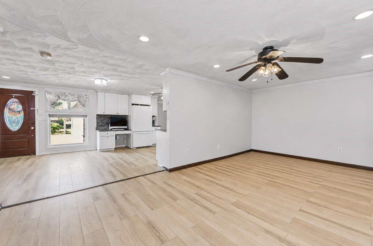 Single Family Residence at 7 Lisa Road, Peabody MA 01960, Peabody, photo 8 of 23