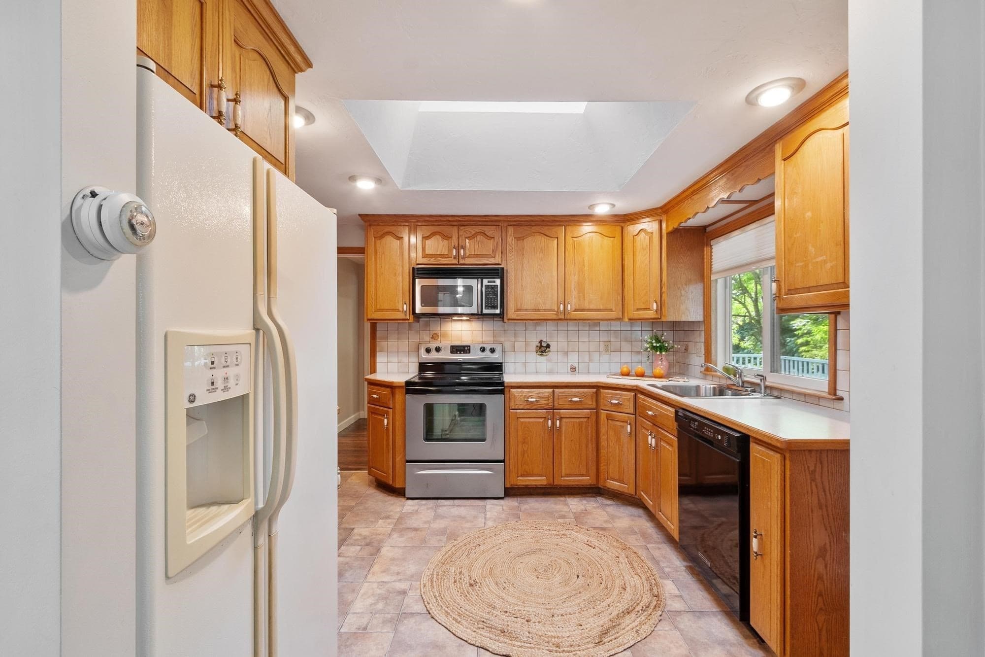Single Family Residence at 1 Standish Road, Lynnfield MA 01940, Lynnfield, photo 6 of 42
