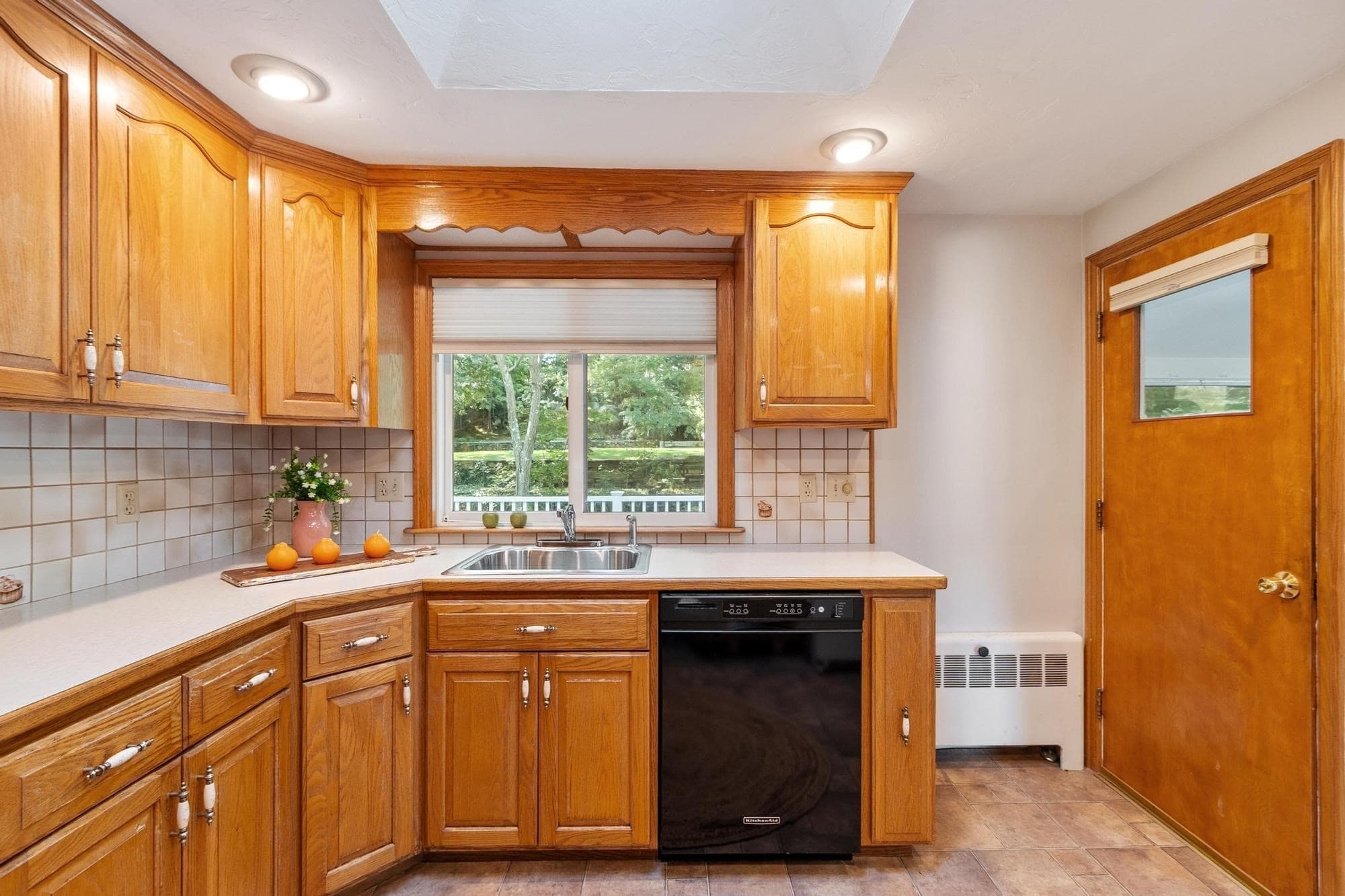 Single Family Residence at 1 Standish Road, Lynnfield MA 01940, Lynnfield, photo 7 of 42