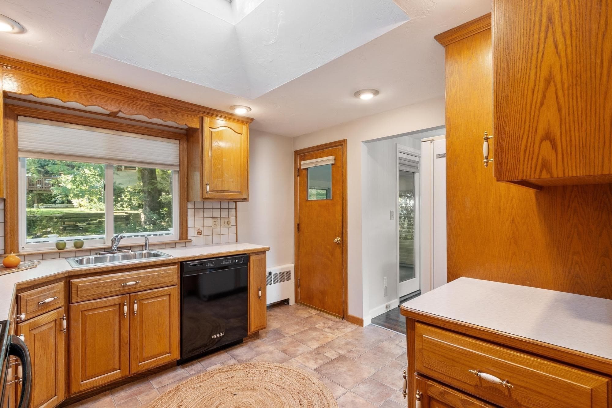Single Family Residence at 1 Standish Road, Lynnfield MA 01940, Lynnfield, photo 5 of 42