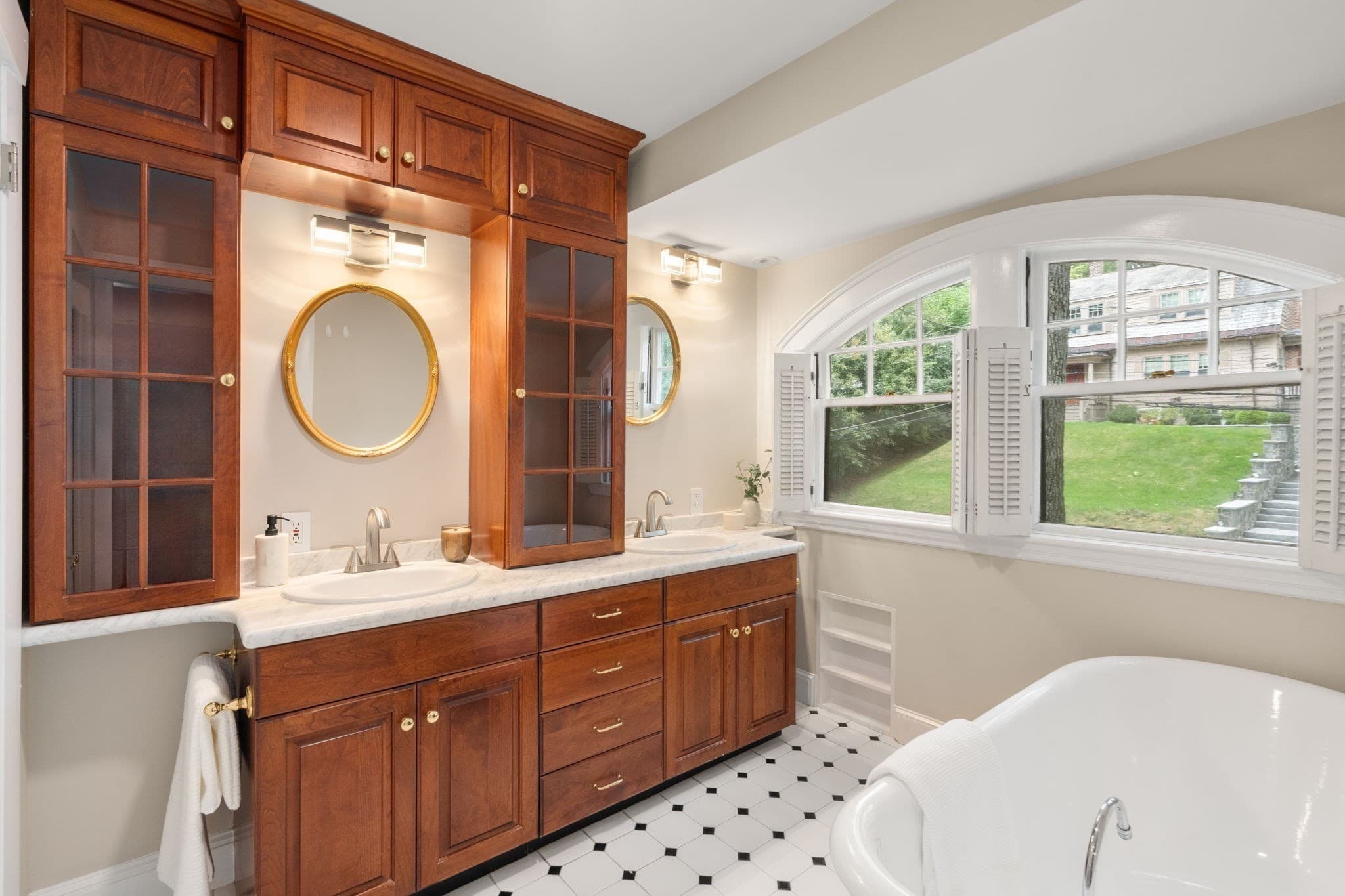 Single Family Residence at 575 Chestnut Street, Newton MA 02468, Newton, photo 19 of 42