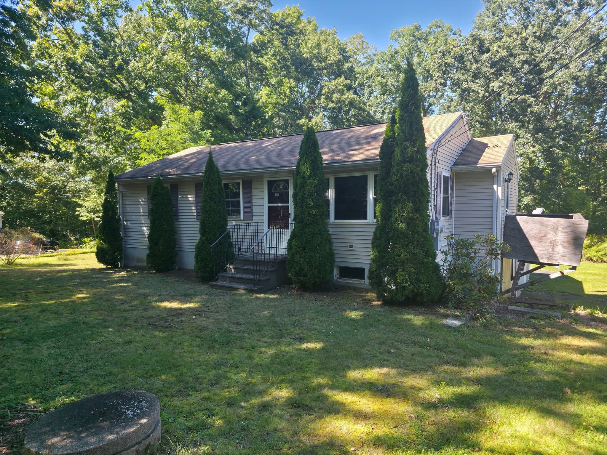 12 Flint Rd, Charlton MA 01507