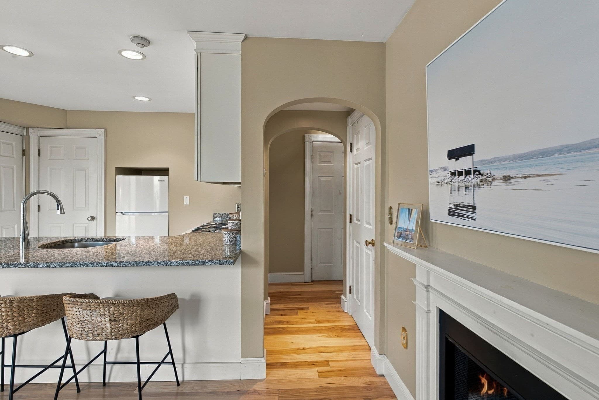 Condominium at 162 High St # B, Newburyport MA 01950, Newburyport, photo 6 of 20