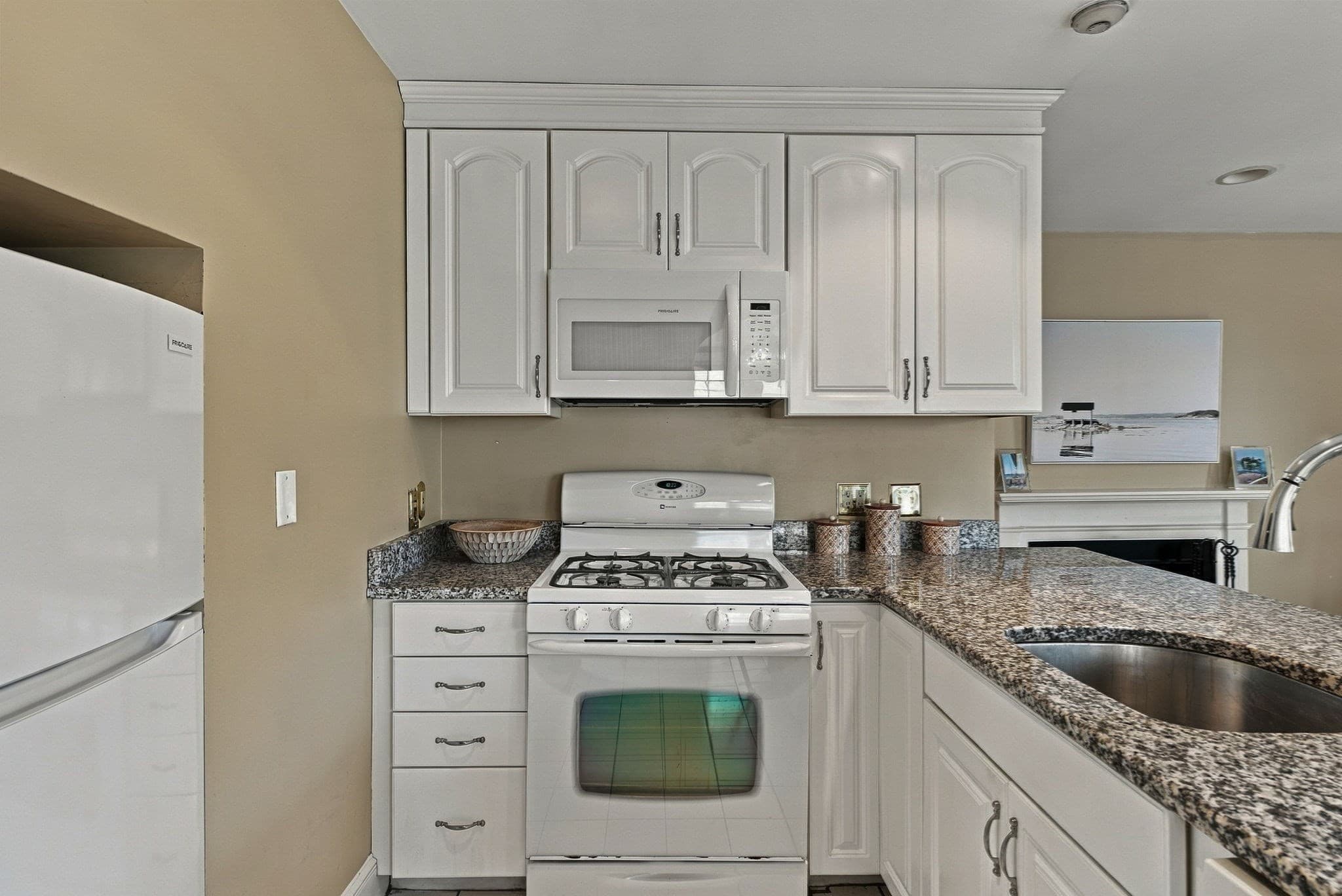 Condominium at 162 High St # B, Newburyport MA 01950, Newburyport, photo 7 of 20