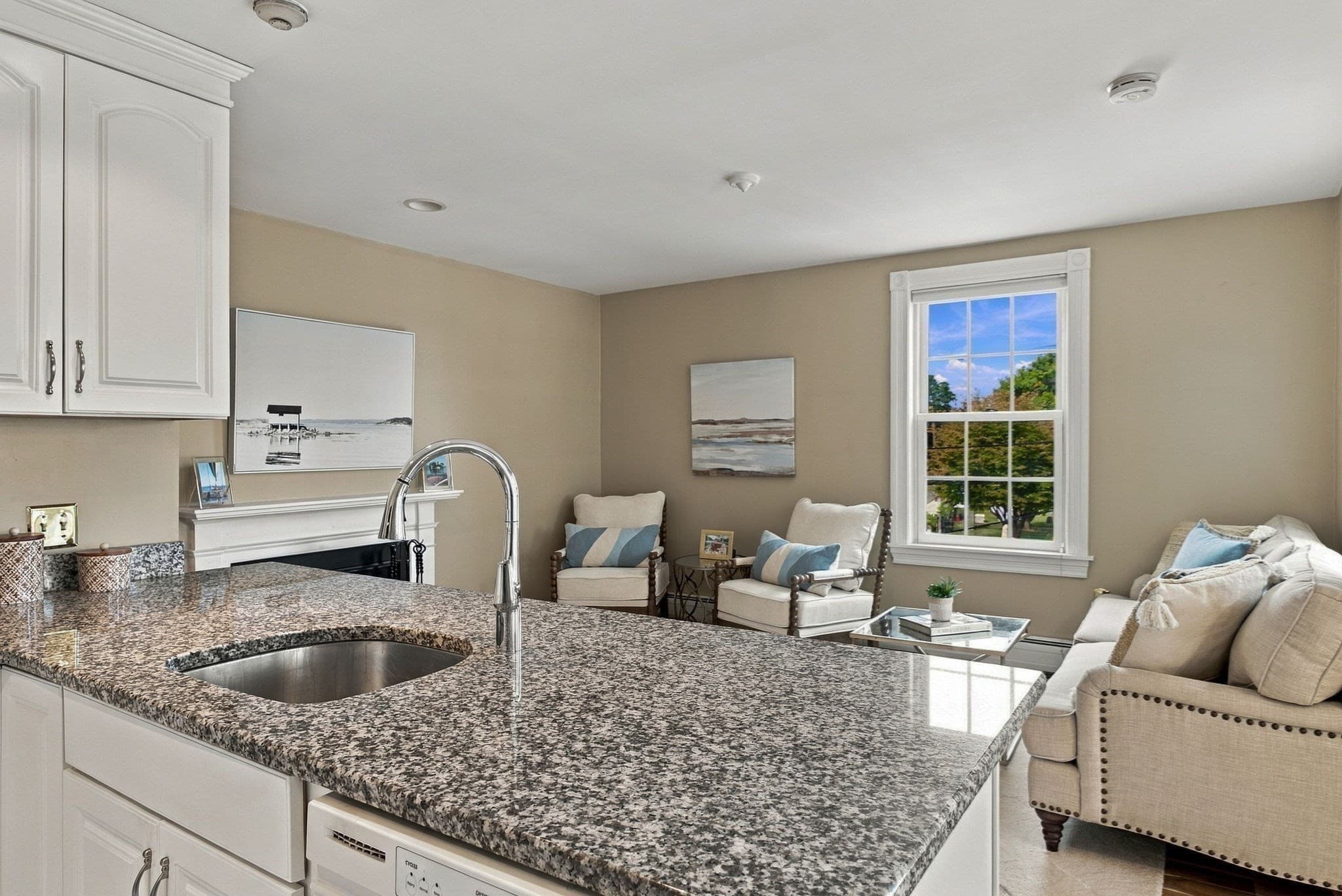 Condominium at 162 High St # B, Newburyport MA 01950, Newburyport, photo 8 of 20