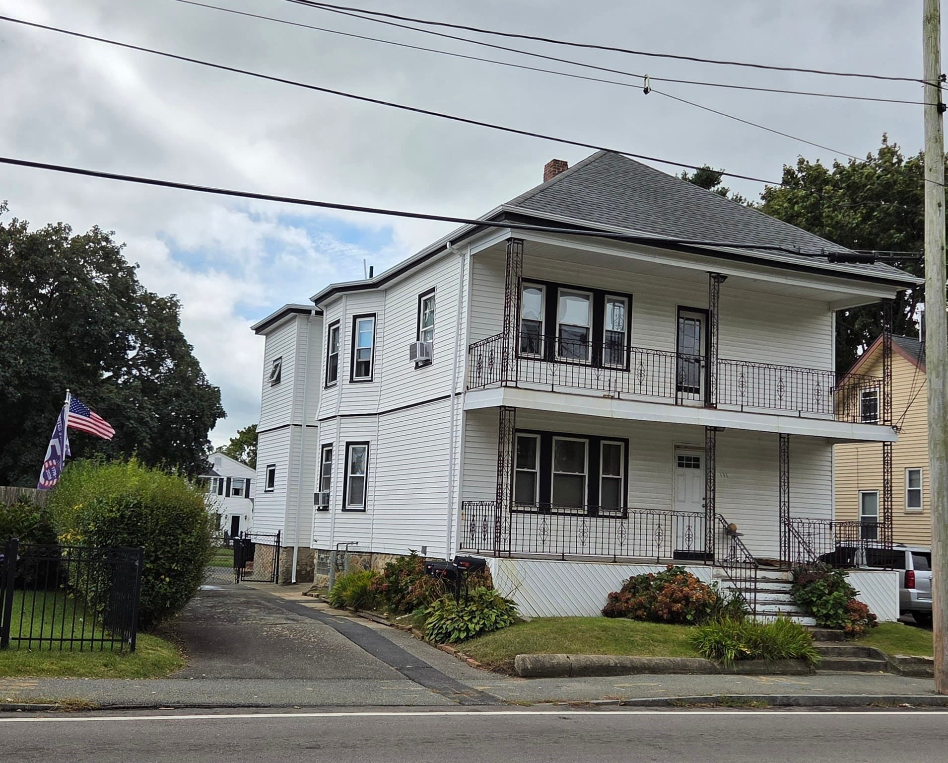 Multi Family at 131 State Rd, Dartmouth MA 02747, Dartmouth, photo 3 of 38