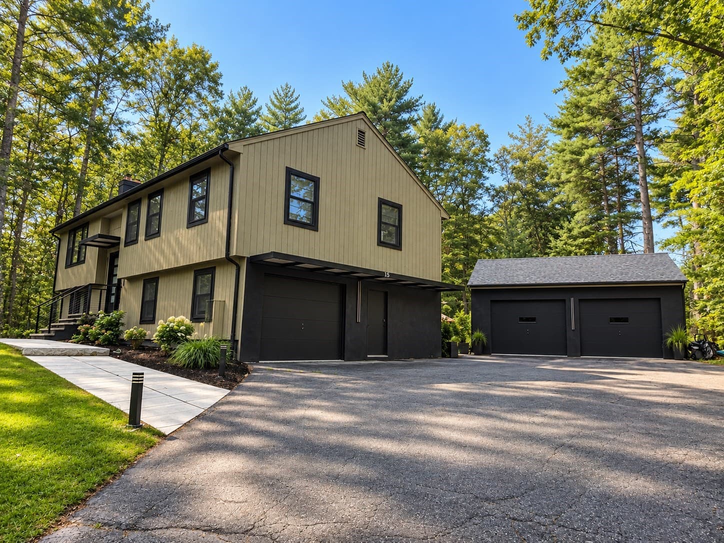 15 Orchard Ln, Lincoln MA 01773