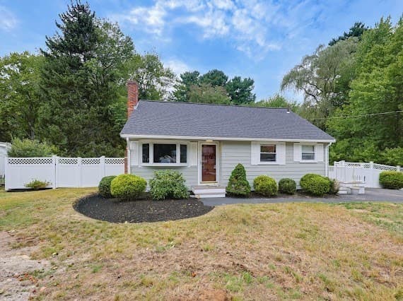 22 Poskus St, Stoughton MA 02072