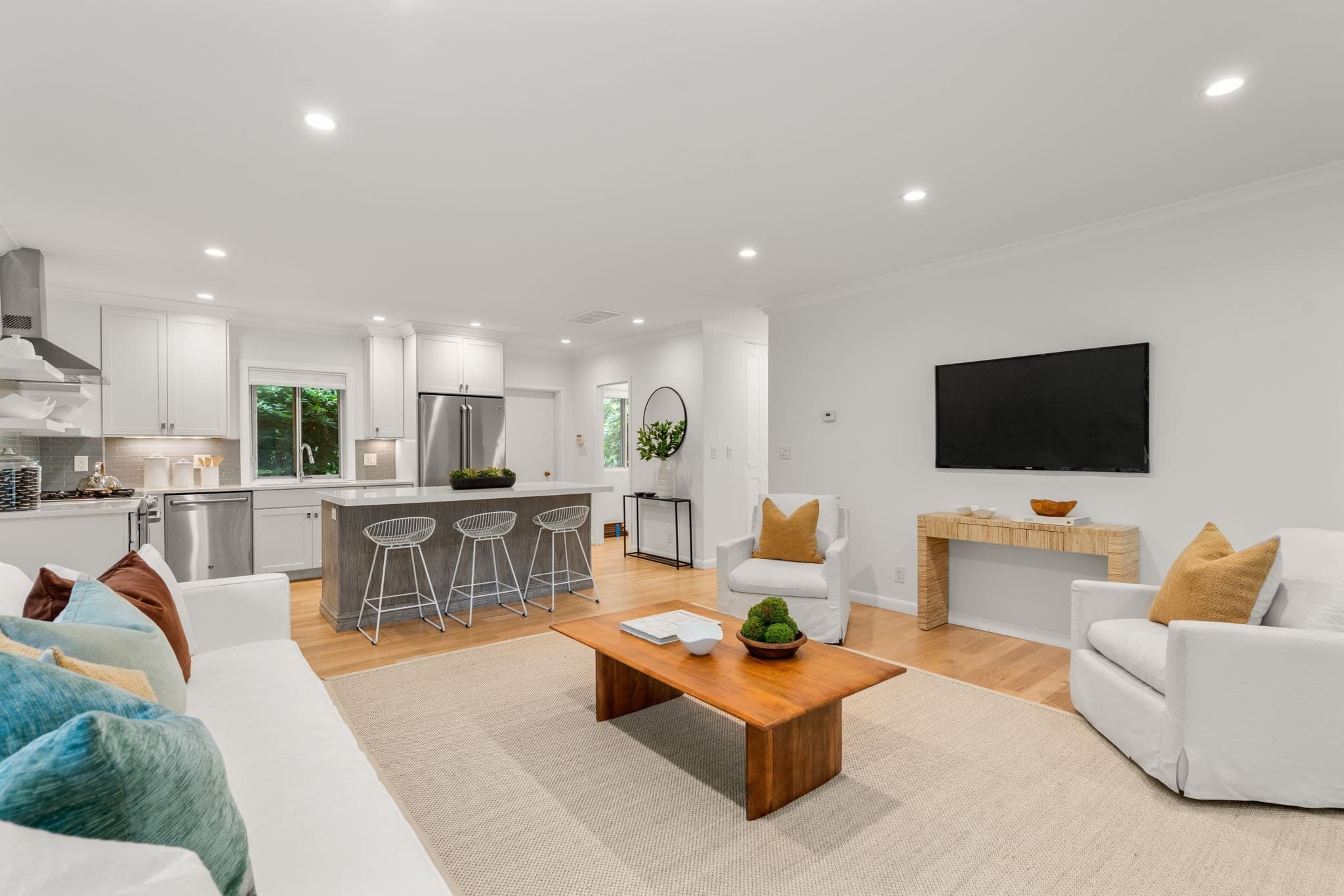 Single Family Residence at 18 Chestnut Pl, Brookline MA 02445, Brookline, photo 6 of 19