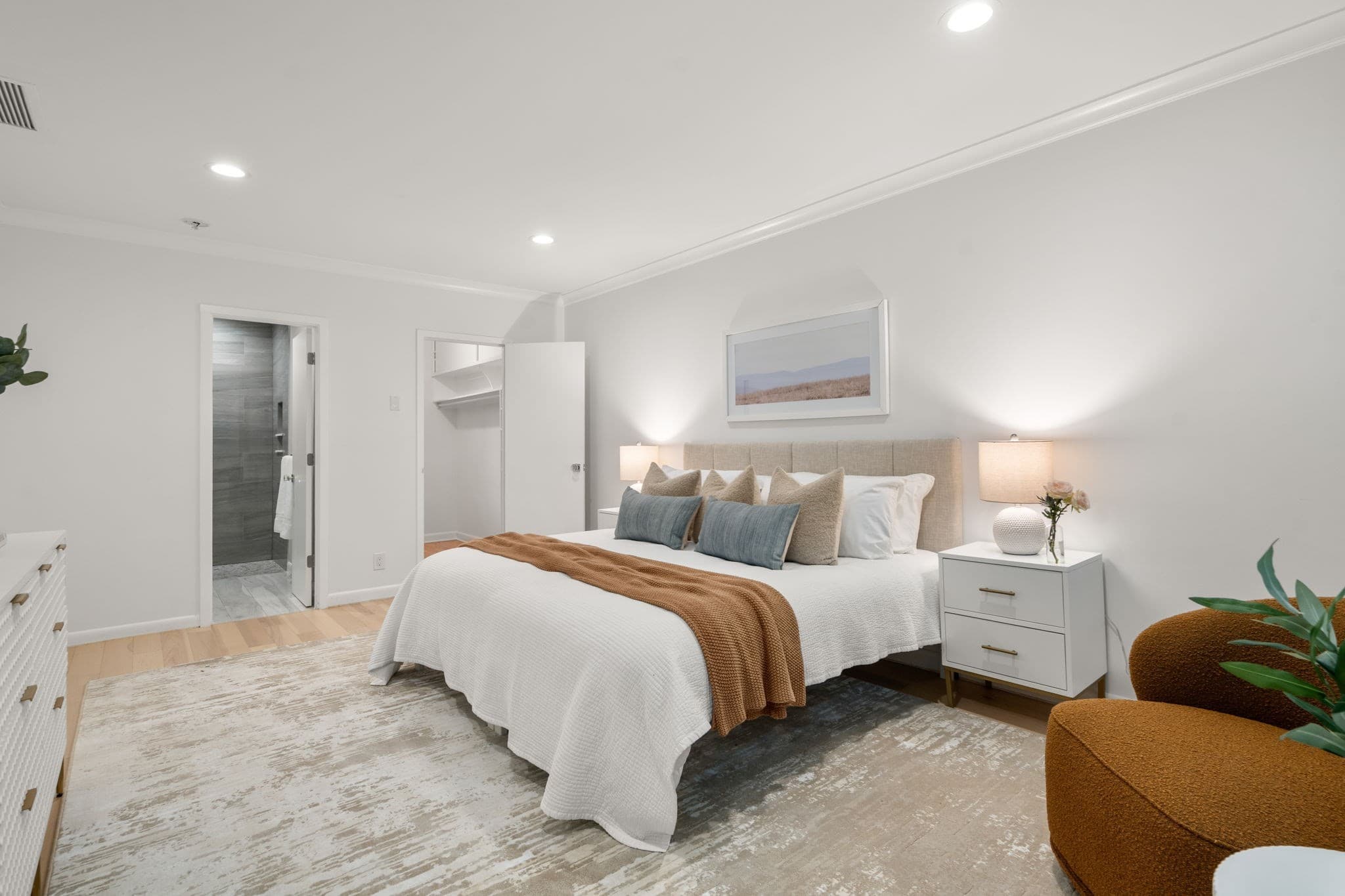 Single Family Residence at 18 Chestnut Pl, Brookline MA 02445, Brookline, photo 11 of 19