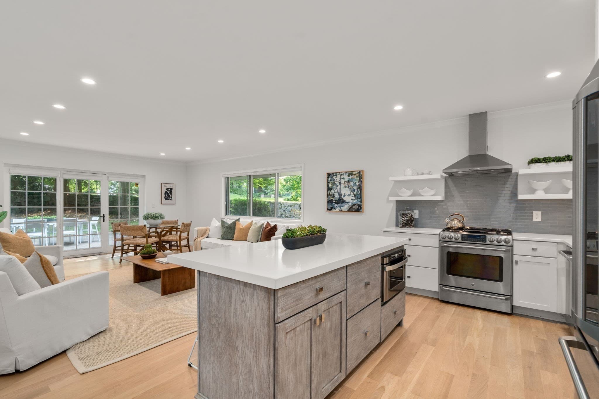 Condominium at 18 Chestnut Pl # 18, Brookline MA 02445, Brookline, photo 3 of 21