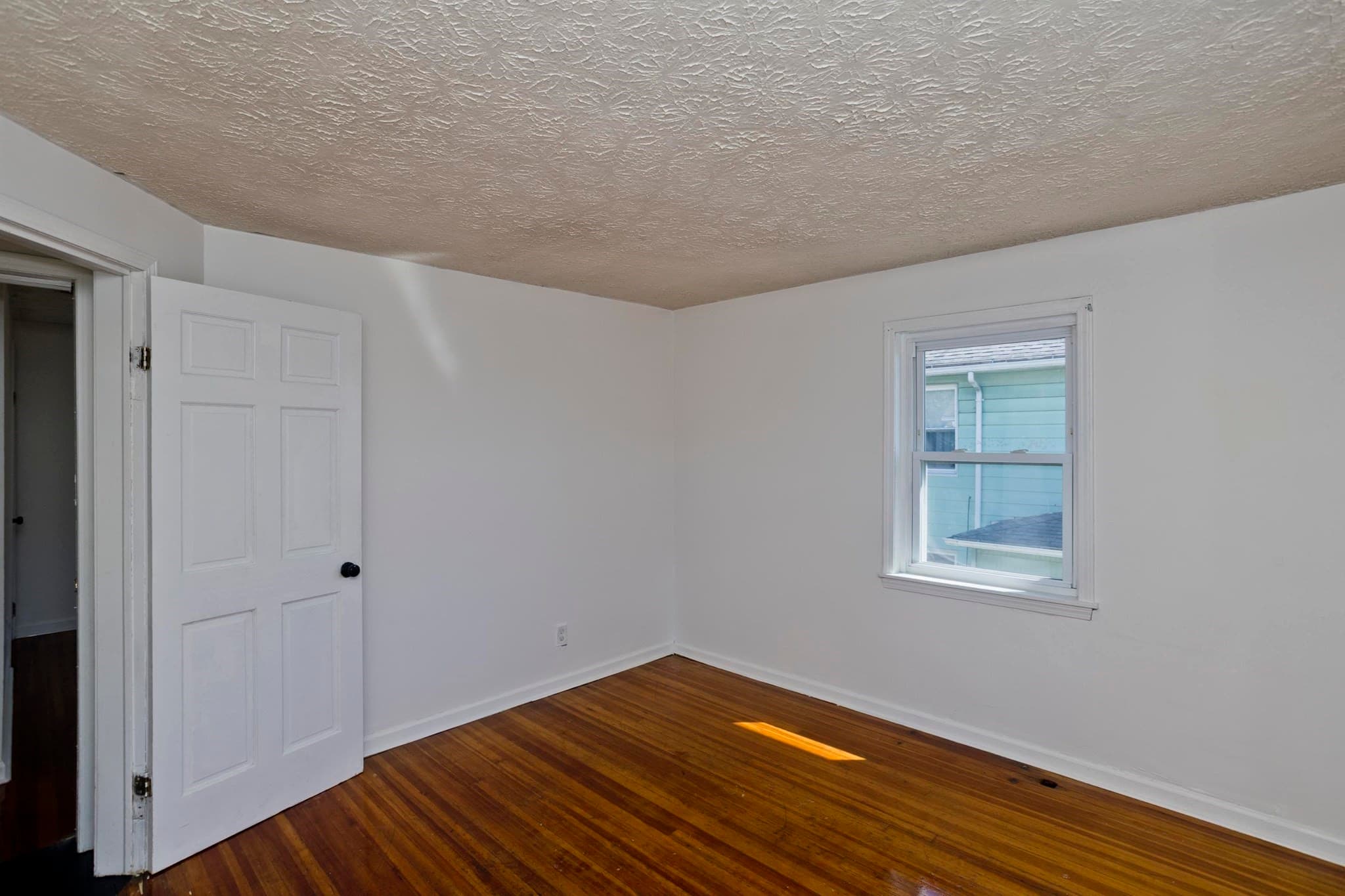 Single Family Residence at 23 Jenness St, Springfield MA 01104, Springfield, photo 17 of 33