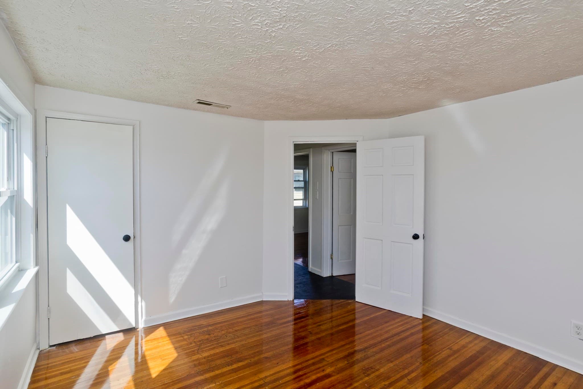Single Family Residence at 23 Jenness St, Springfield MA 01104, Springfield, photo 16 of 33
