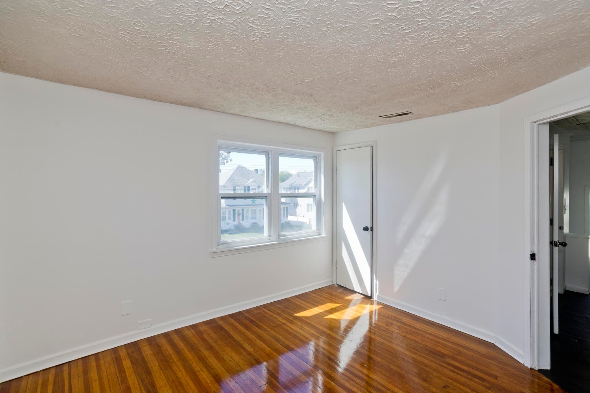 Single Family Residence at 23 Jenness St, Springfield MA 01104, Springfield, photo 15 of 33