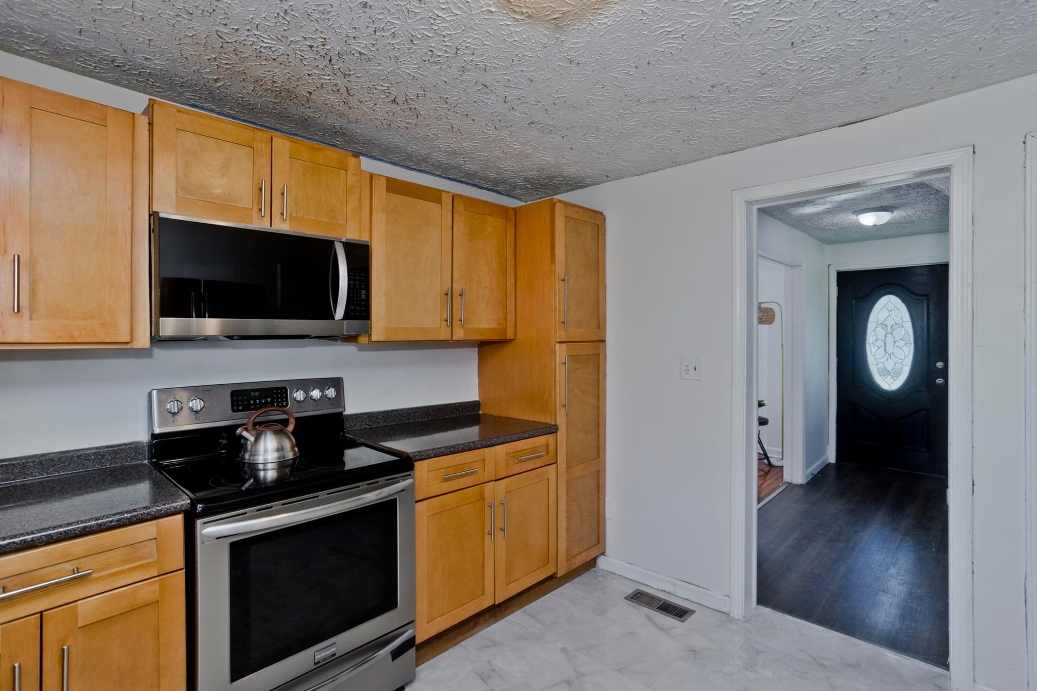 Single Family Residence at 23 Jenness St, Springfield MA 01104, Springfield, photo 4 of 33