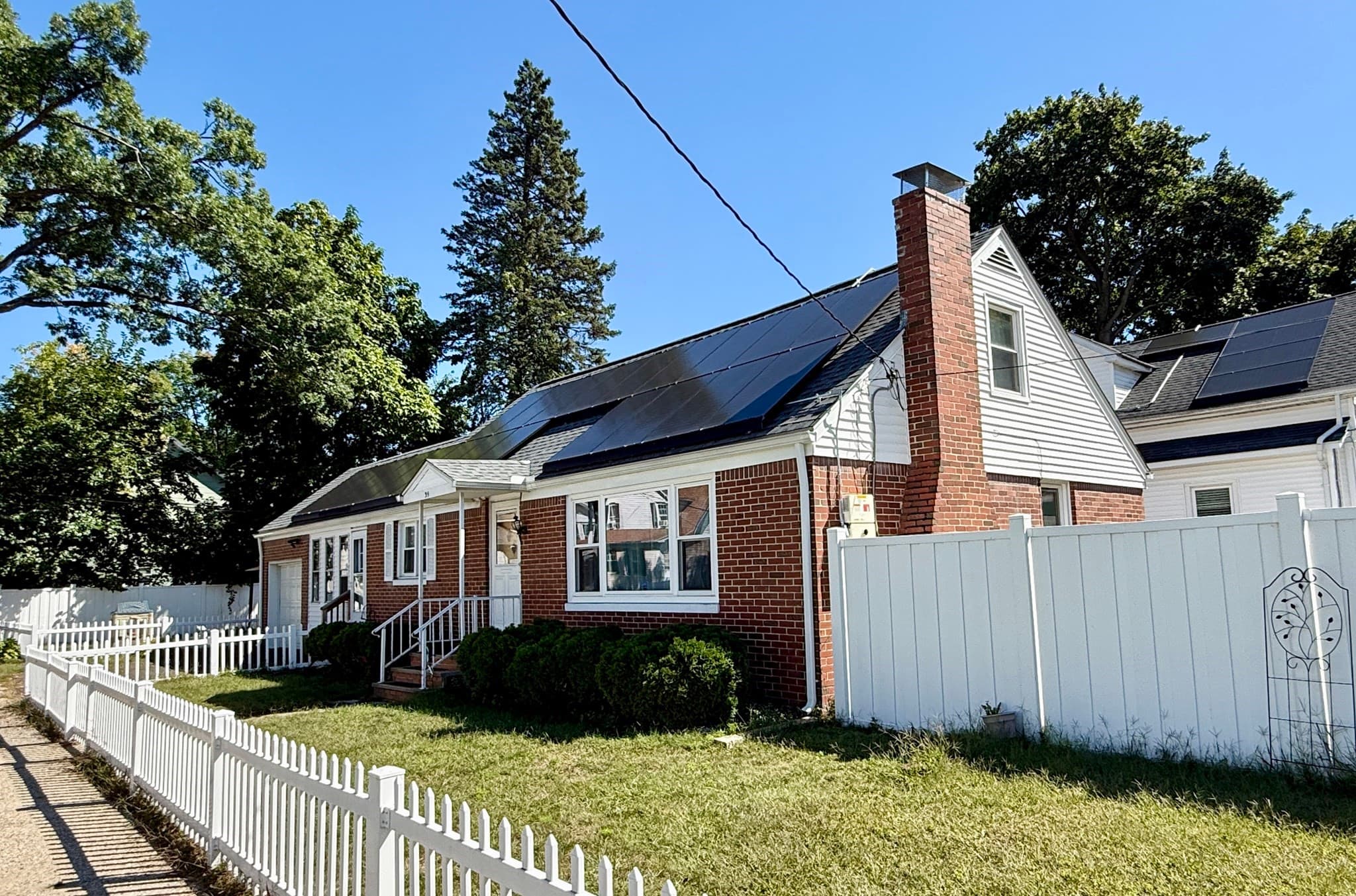 Single Family Residence at 35 Long Terrace, Springfield MA 01104, Springfield, photo 2 of 27