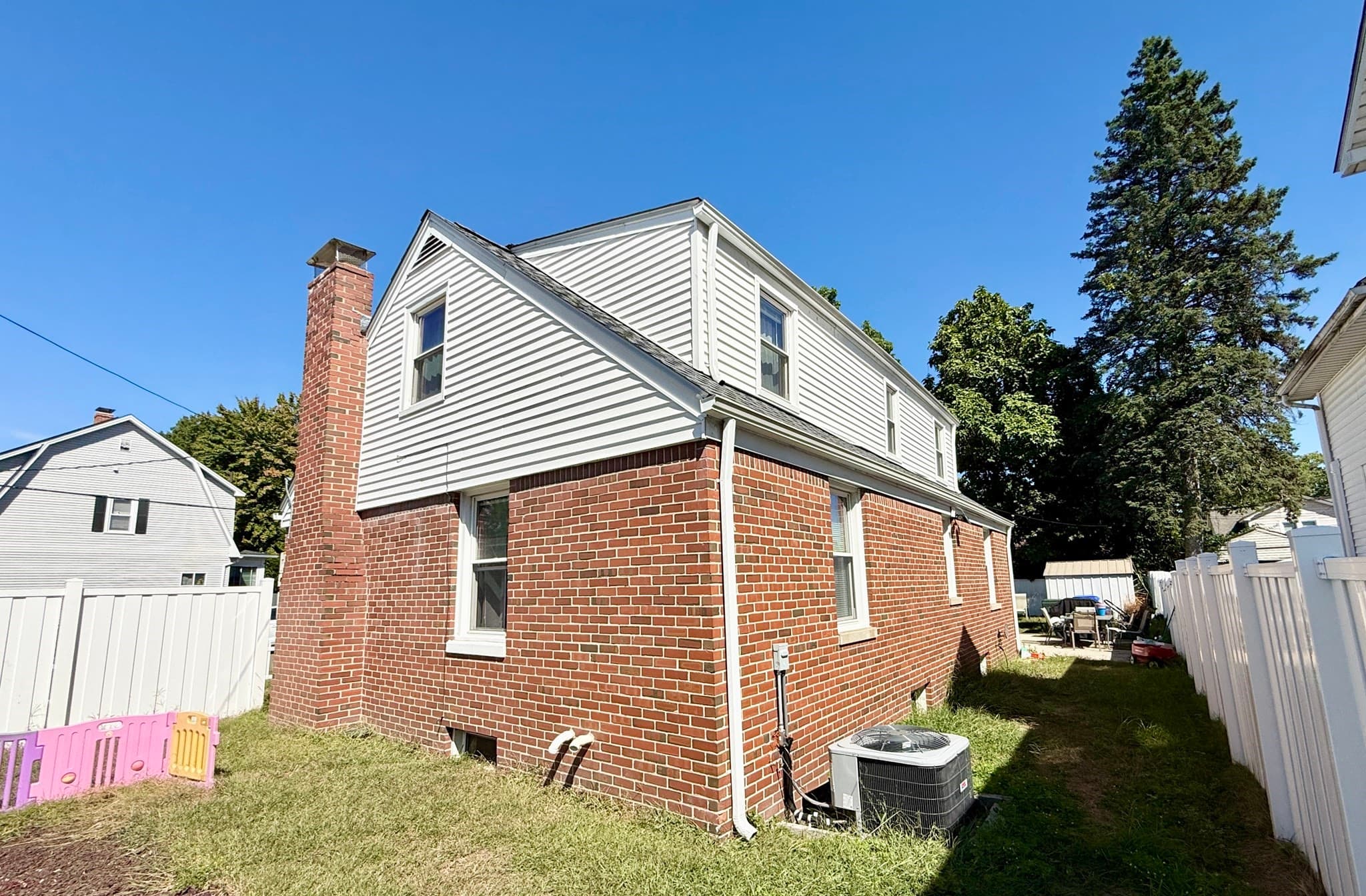 Single Family Residence at 35 Long Terrace, Springfield MA 01104, Springfield, photo 4 of 27