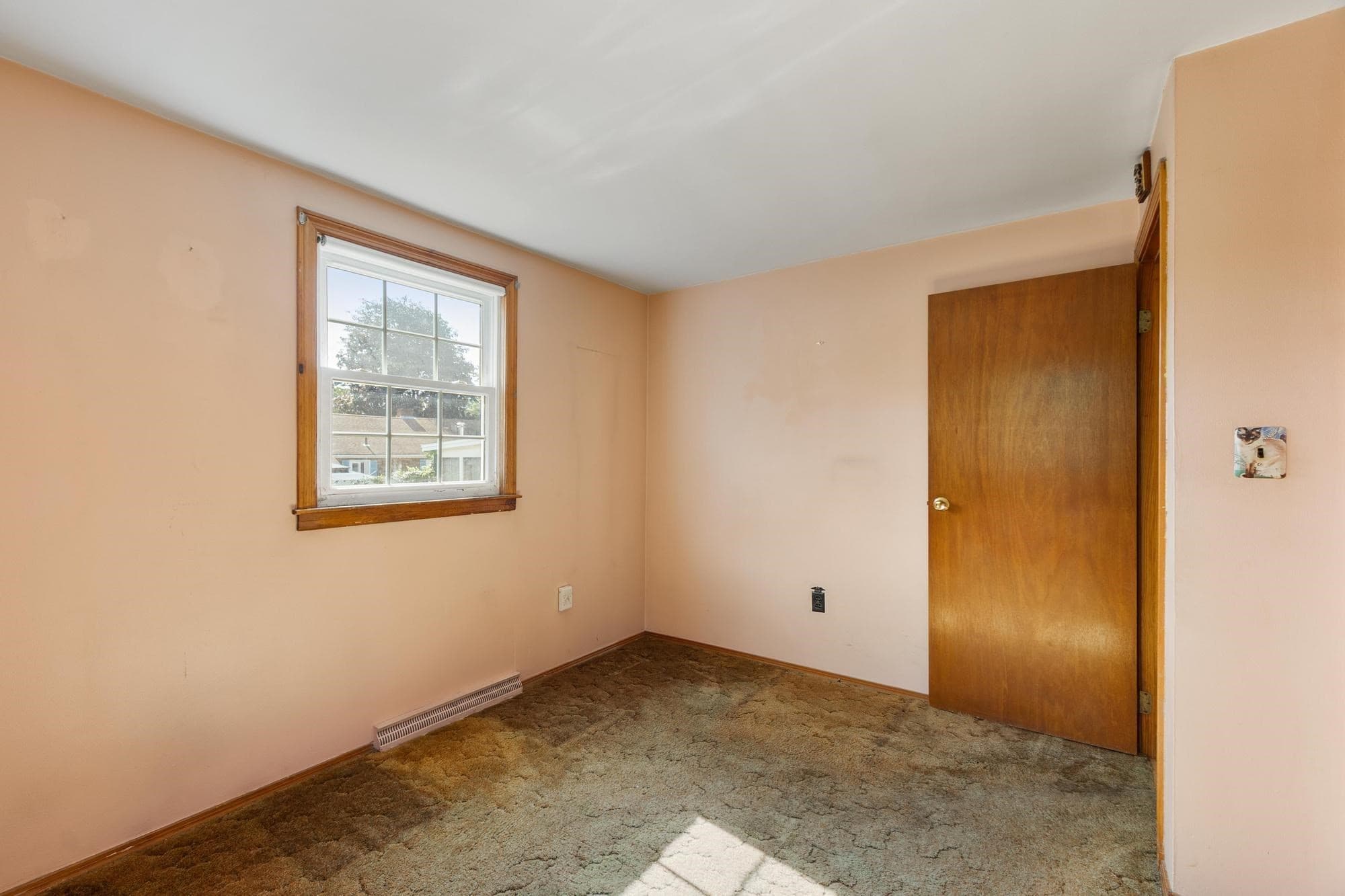 Single Family Residence at 82 Russell St, Haverhill MA 01830, Haverhill, photo 23 of 32