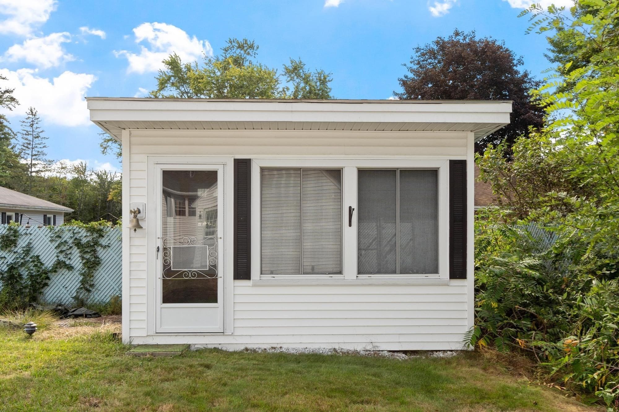 Single Family Residence at 82 Russell St, Haverhill MA 01830, Haverhill, photo 6 of 32