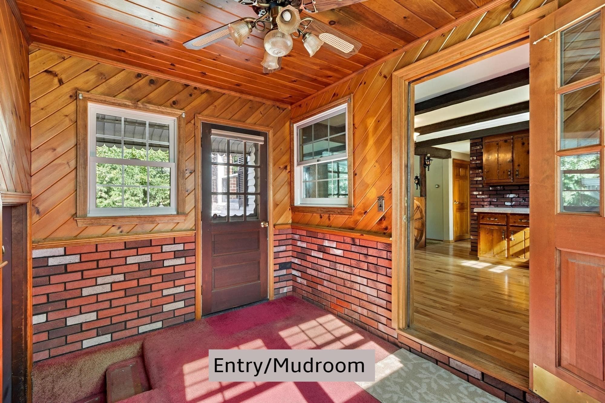 Single Family Residence at 82 Russell St, Haverhill MA 01830, Haverhill, photo 13 of 32
