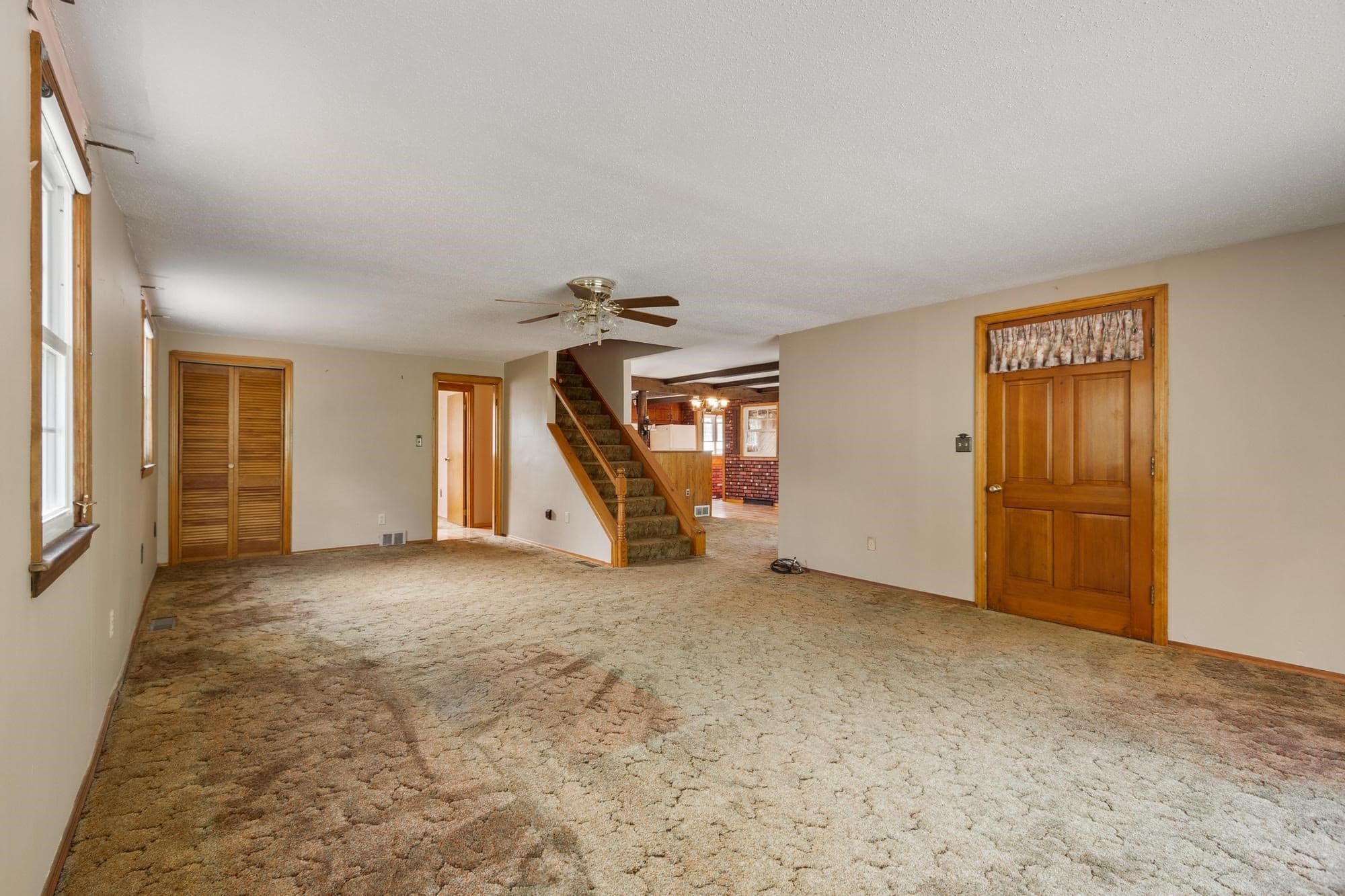 Single Family Residence at 82 Russell St, Haverhill MA 01830, Haverhill, photo 17 of 32